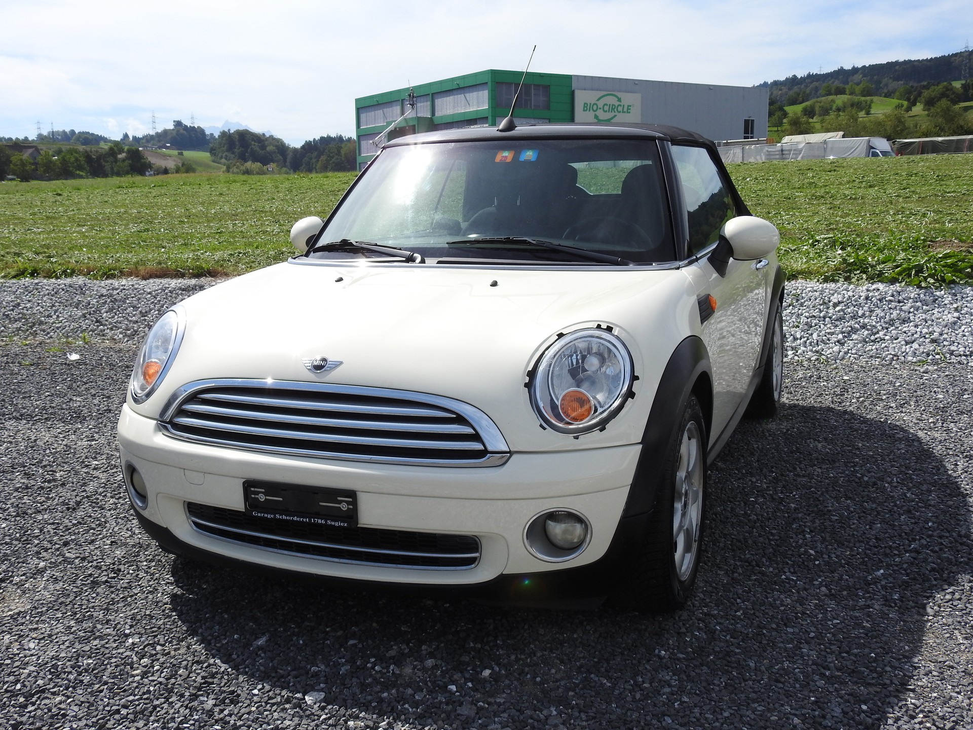 MINI Cooper Cabriolet-image-0