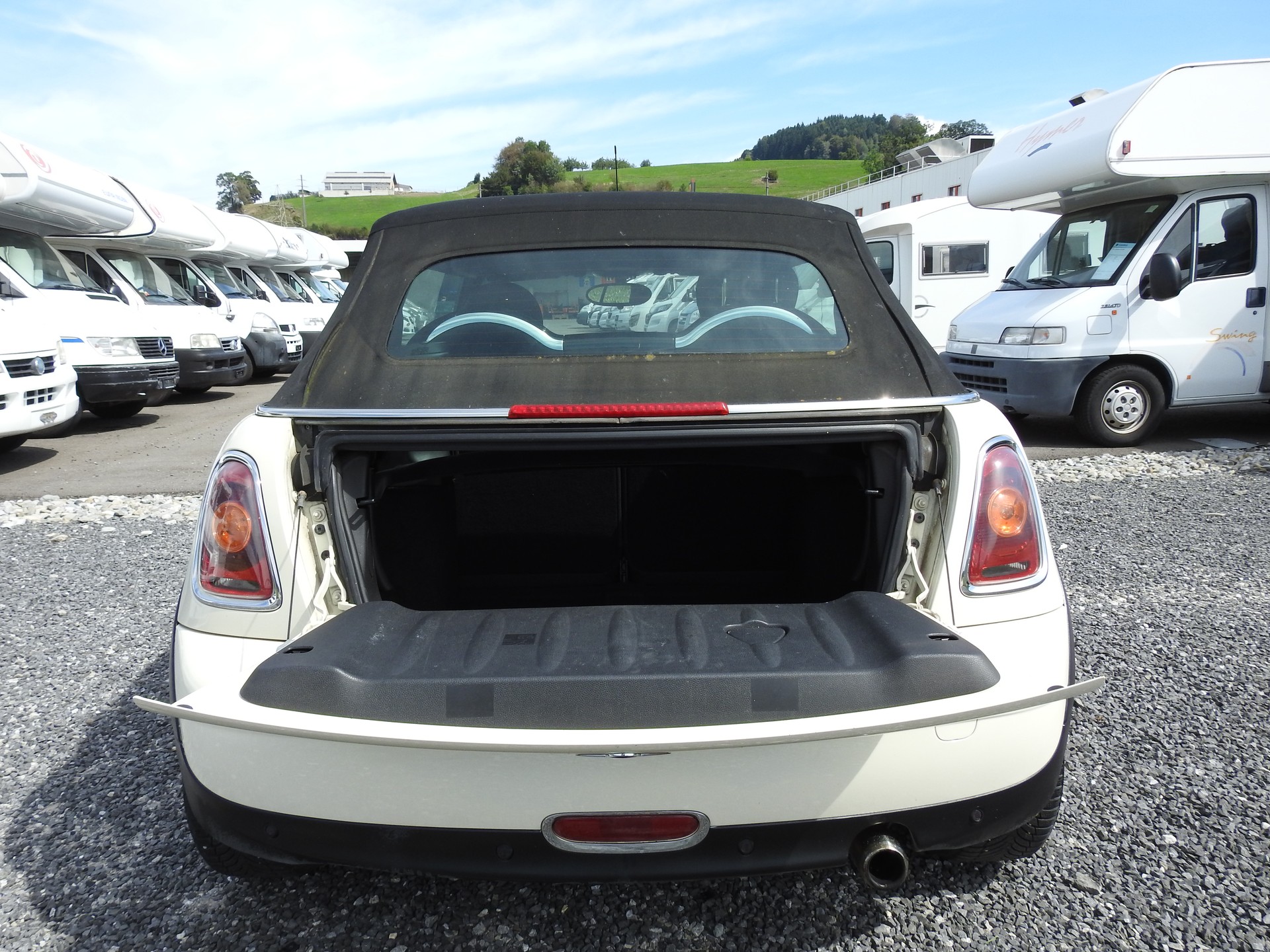 MINI Cooper Cabriolet-image-9