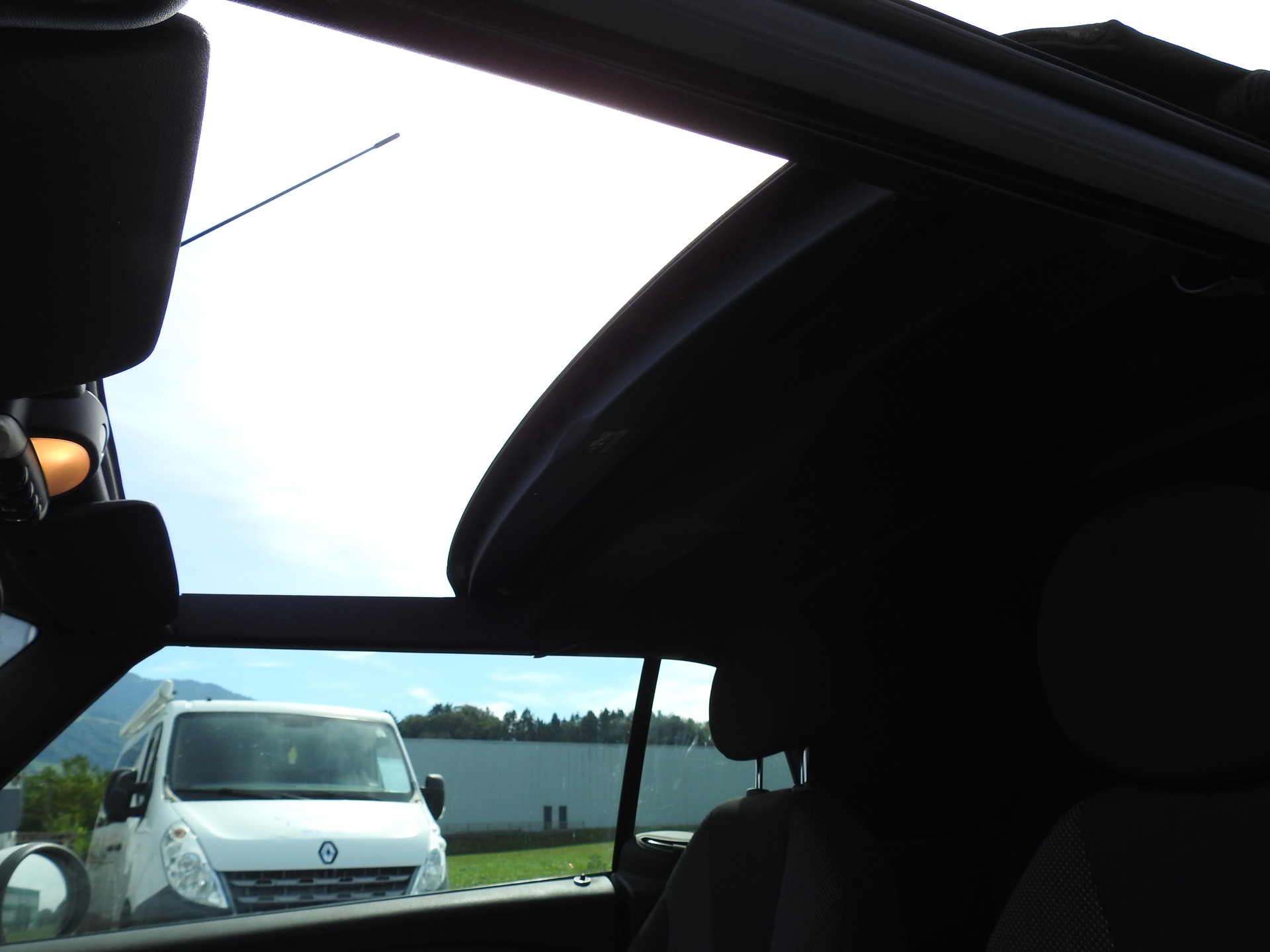 MINI Cooper Cabriolet-image-24