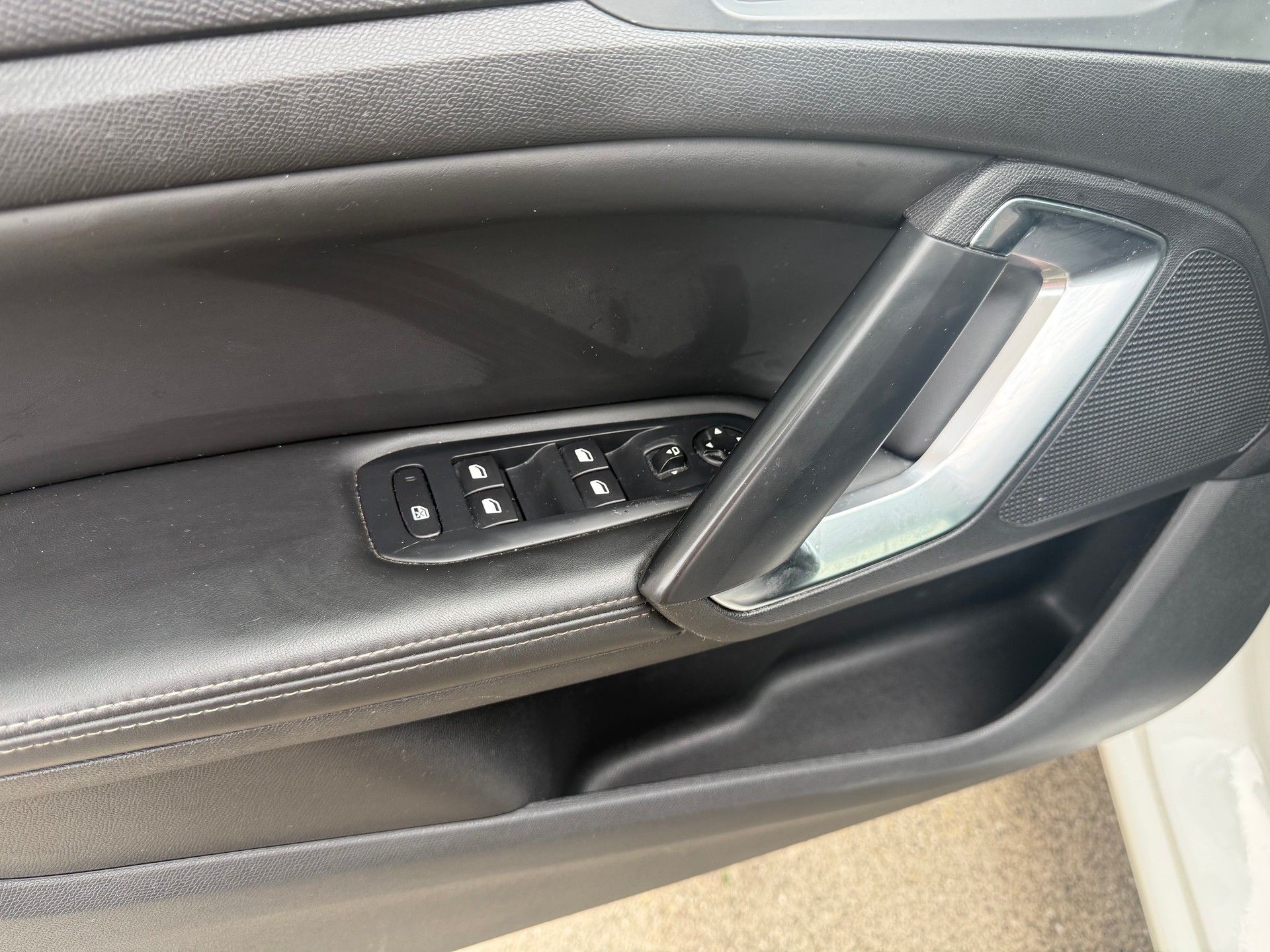 PEUGEOT 308 1.6 THP Féline-image-13