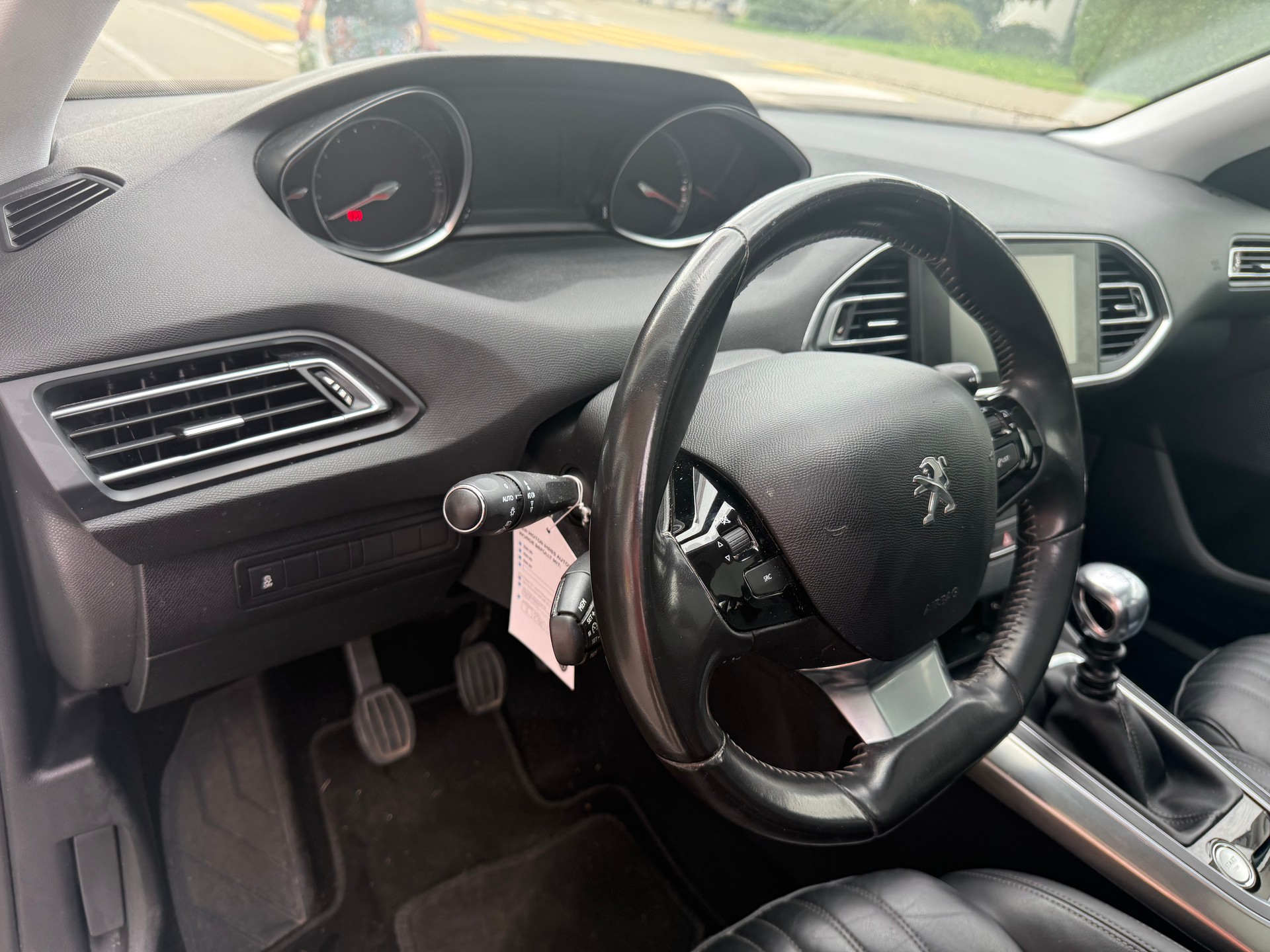 PEUGEOT 308 1.6 THP Féline-image-15