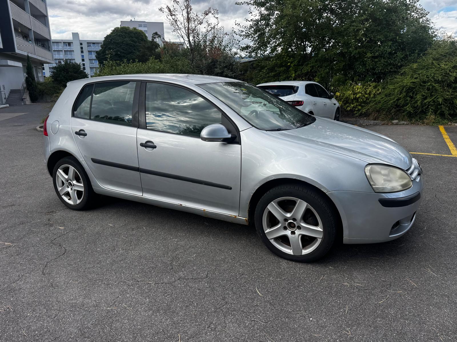 VW Golf 1.9 TDI Comfortline 4Motion-image-2