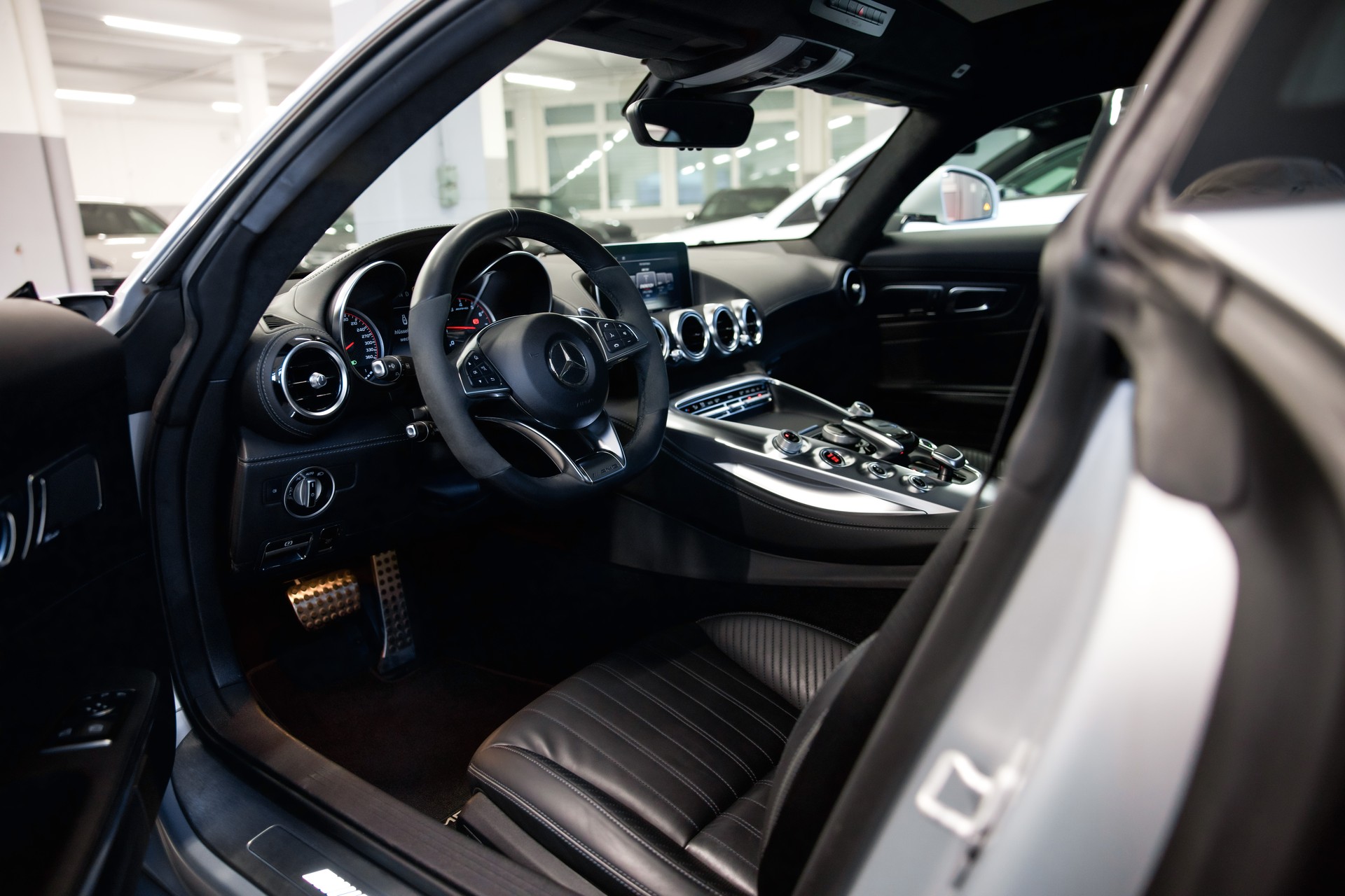 MERCEDES-BENZ AMG GT S Speedshift DCT *CH-Fhz.*-image-16