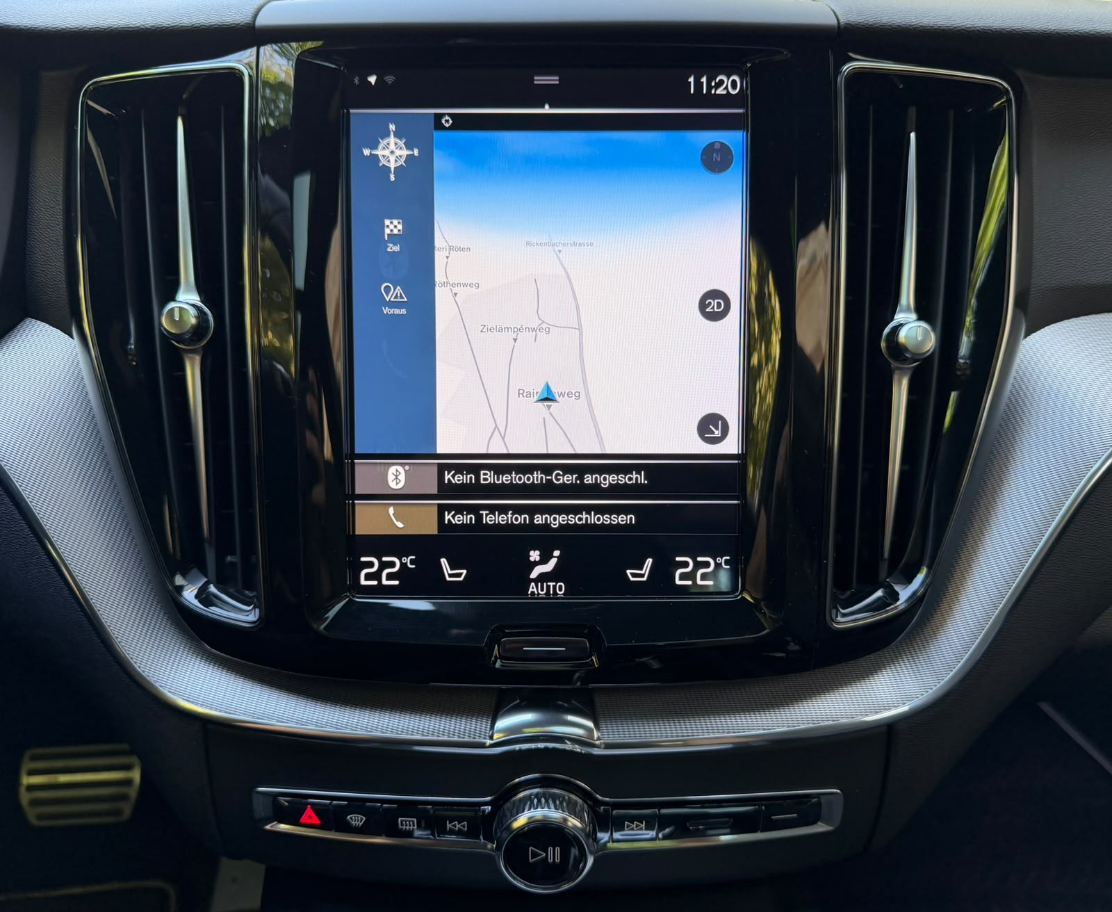 VOLVO XC60 B4 Diesel Mild Hybrid AWD R-Design Geartronic-image-24