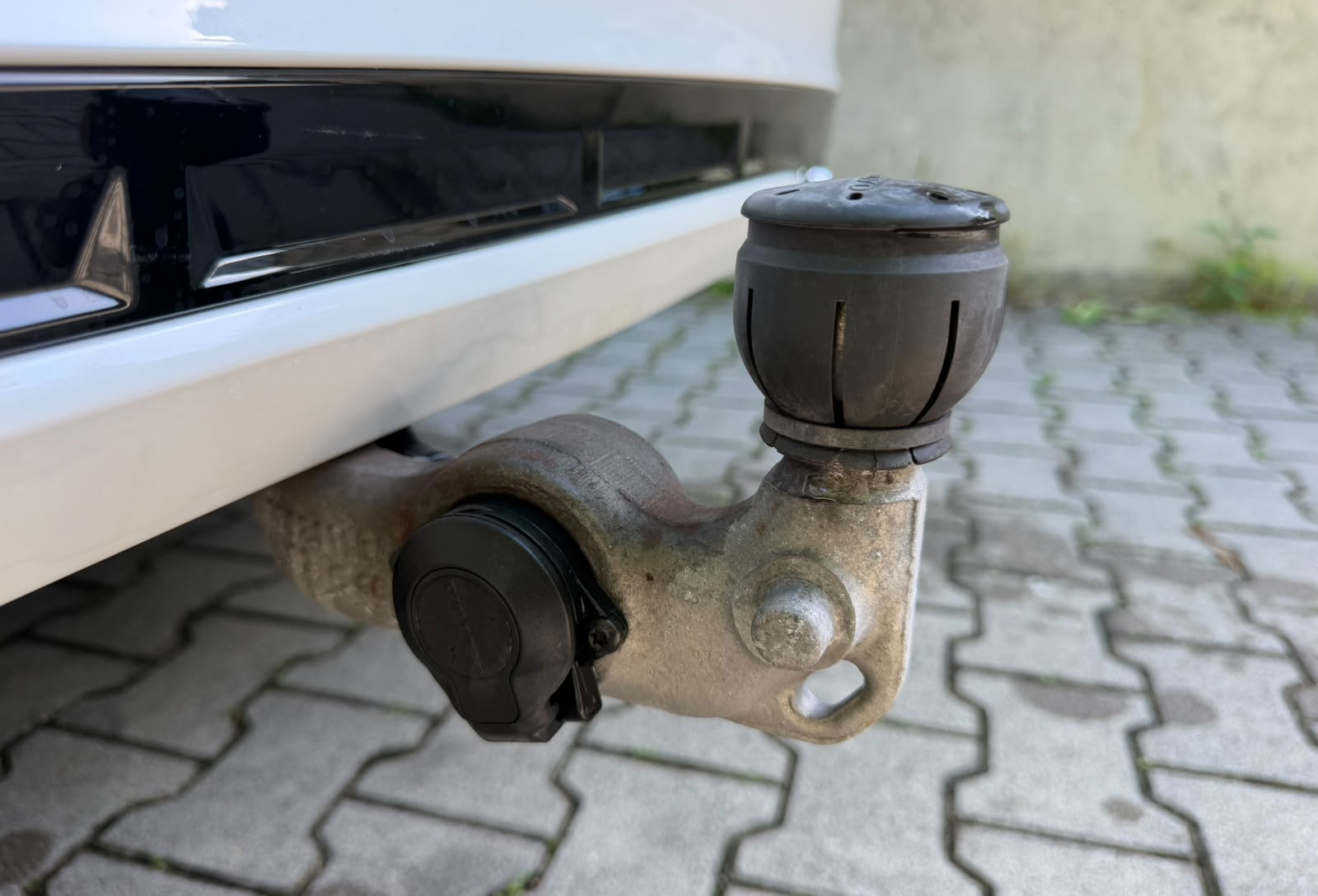 VOLVO XC60 B4 Diesel Mild Hybrid AWD R-Design Geartronic-image-17