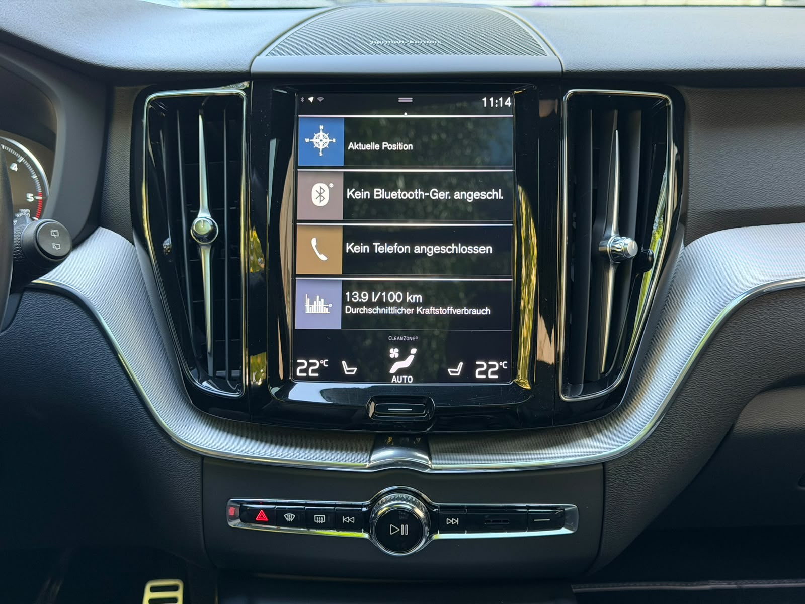 VOLVO XC60 B4 Diesel Mild Hybrid AWD R-Design Geartronic-image-26