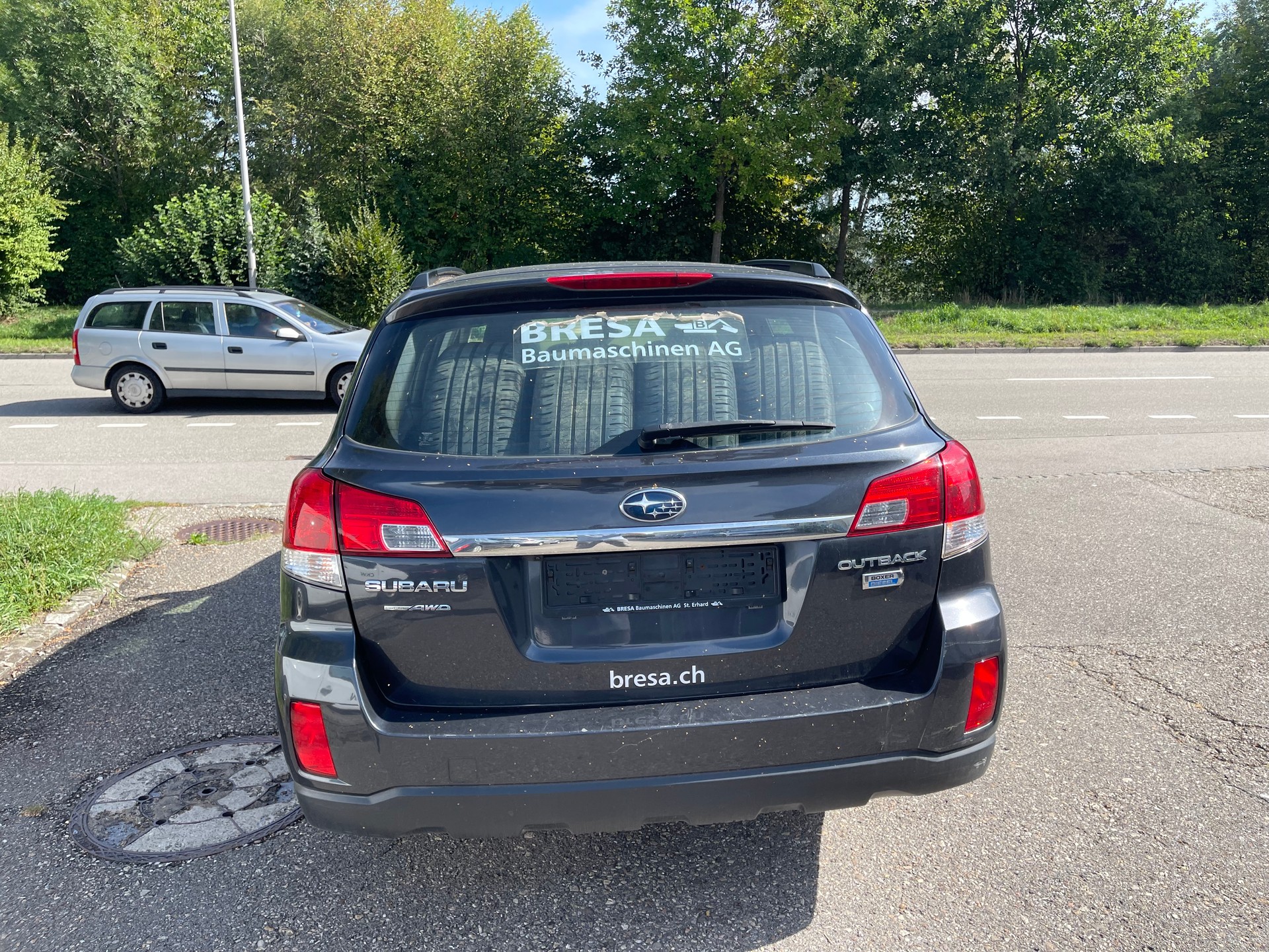SUBARU Outback 2.0D Limited Classic AWD Lineartronic-image-3