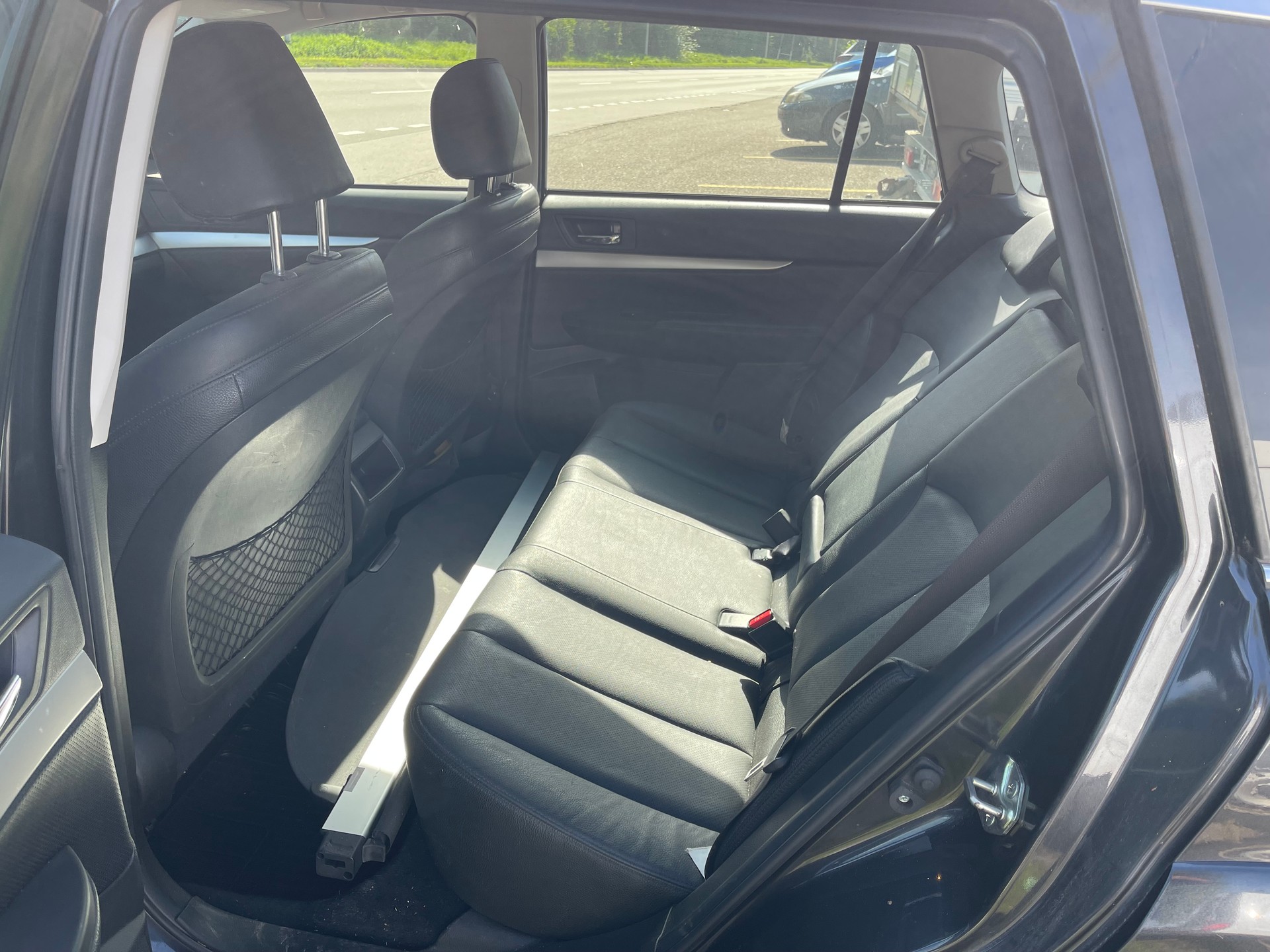 SUBARU Outback 2.0D Limited Classic AWD Lineartronic-image-8