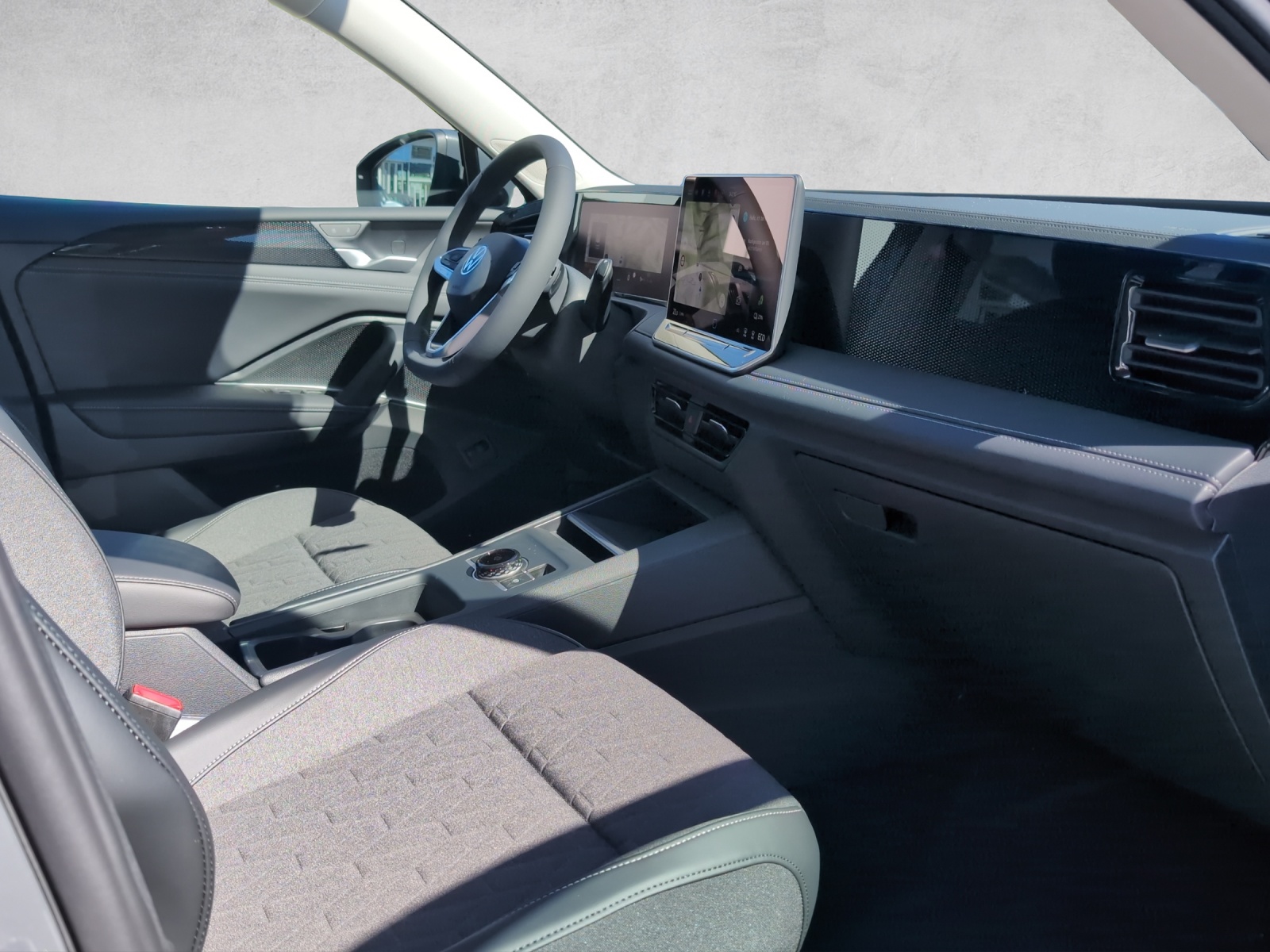 VW Tiguan Life-image-12