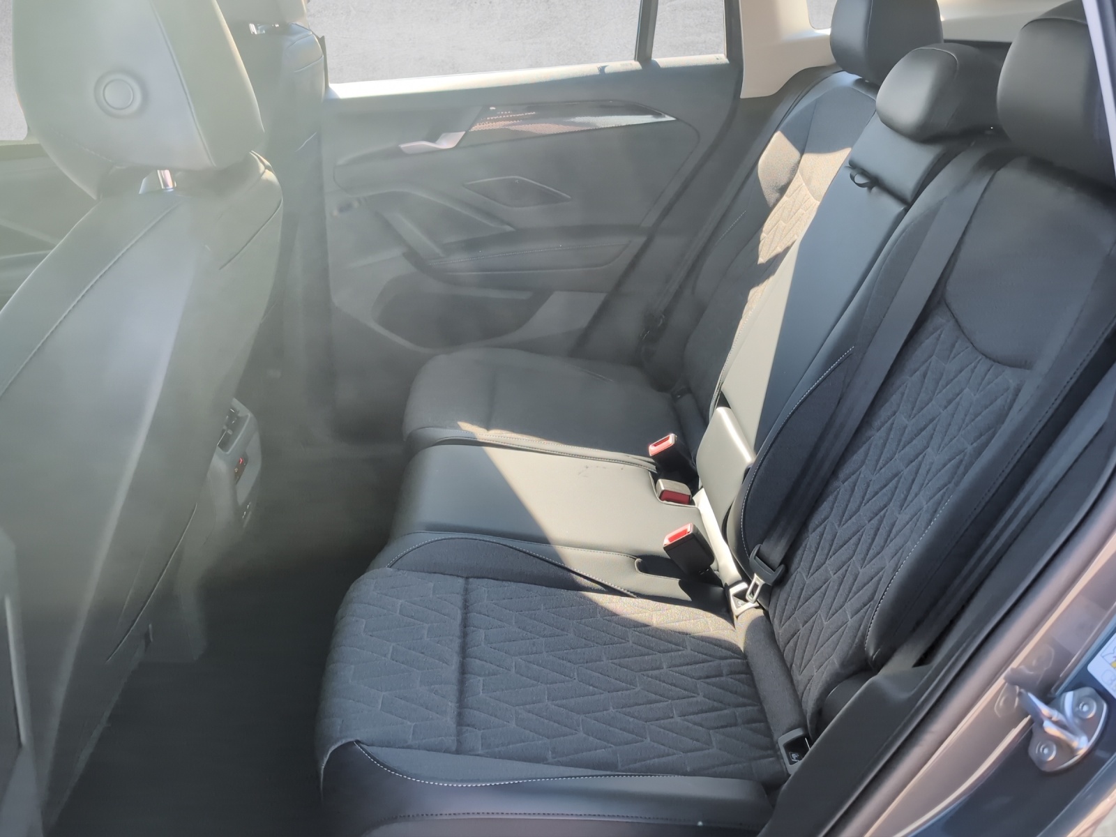 VW Tiguan Life-image-9