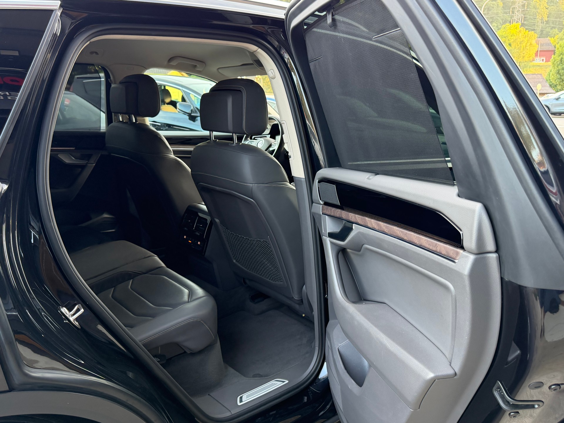 VW Touareg 3.0 TDI Atmosphere Tiptronic Frisch MFK und Service-image-13
