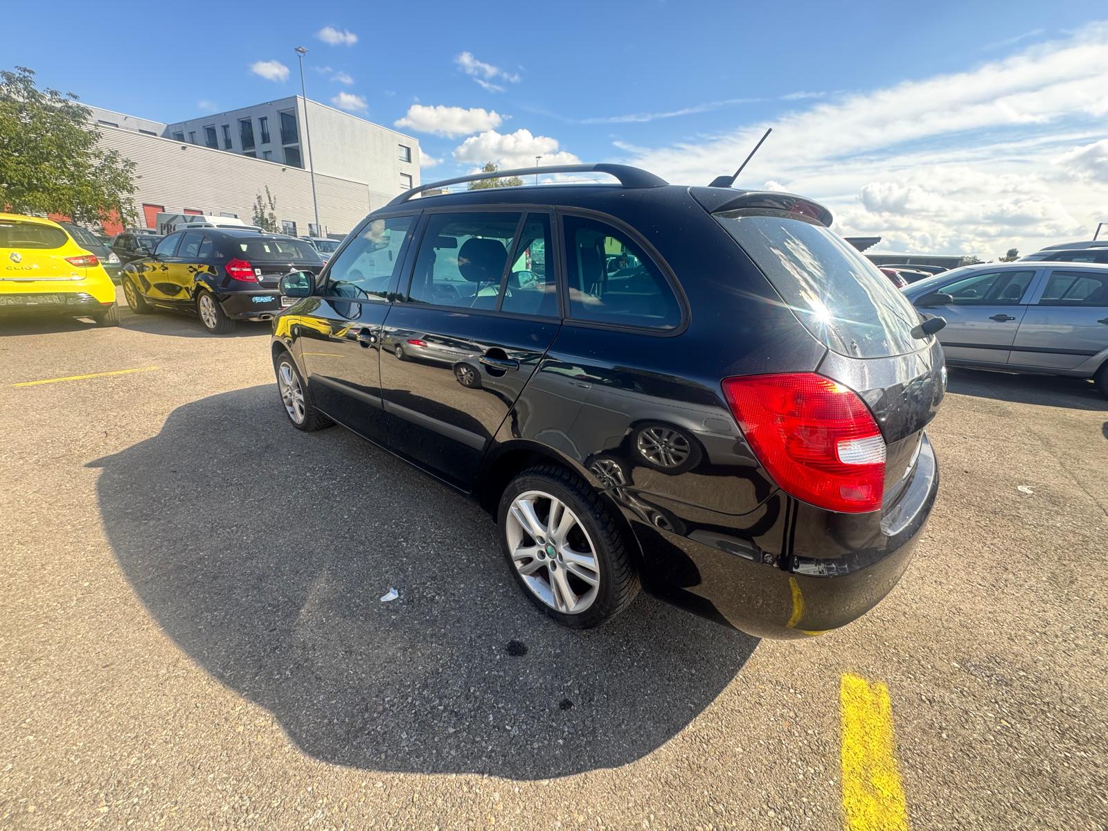 SKODA Fabia 1.6 TDI Elegance-image-5