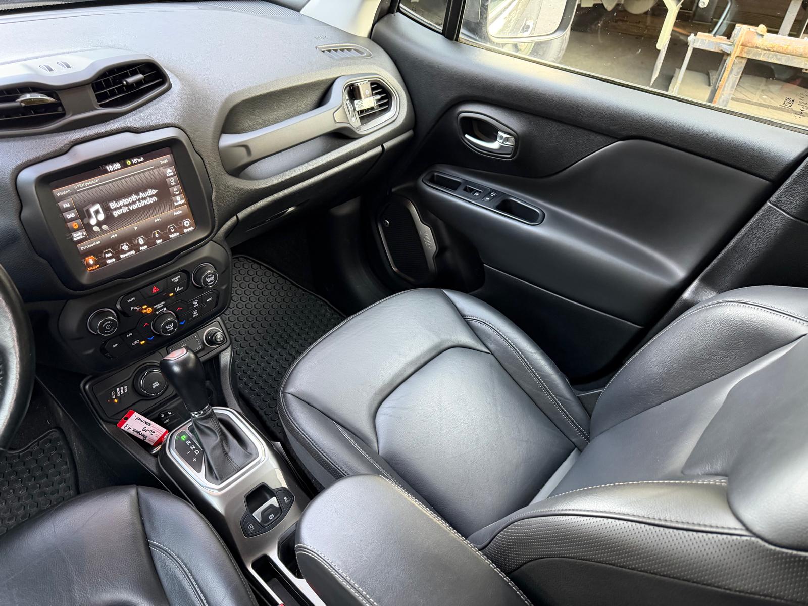 JEEP Renegade 1.3 Turbo Limited AWD-image-11