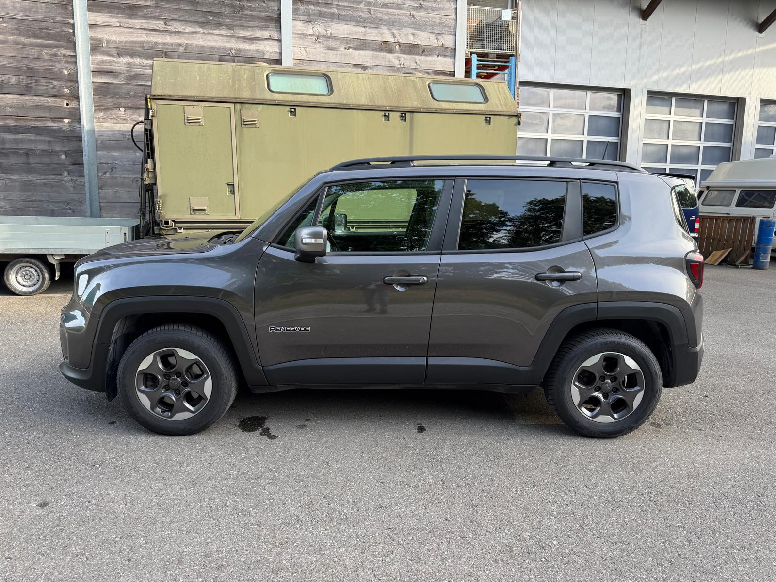 JEEP Renegade 1.3 Turbo Limited AWD-image-3