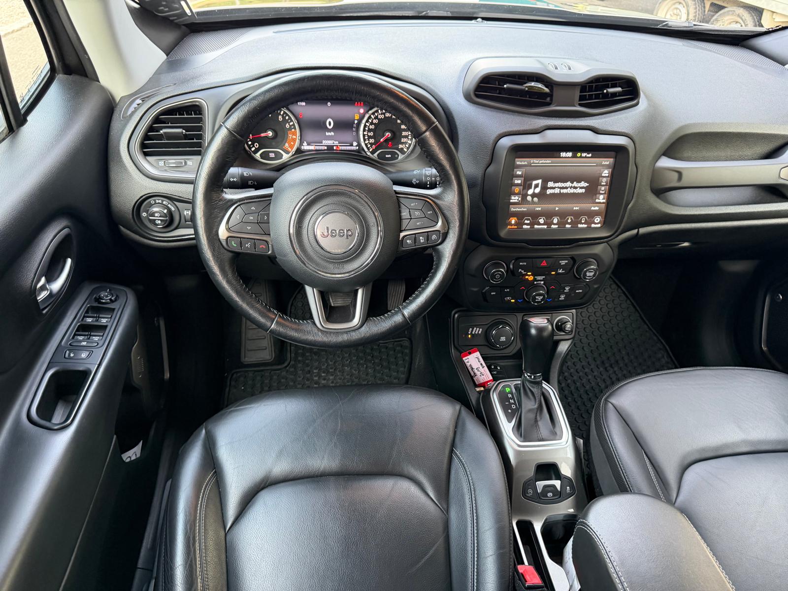 JEEP Renegade 1.3 Turbo Limited AWD-image-9
