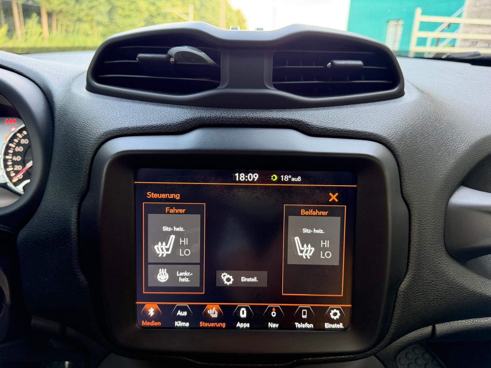 JEEP Renegade 1.3 Turbo Limited AWD-image-14