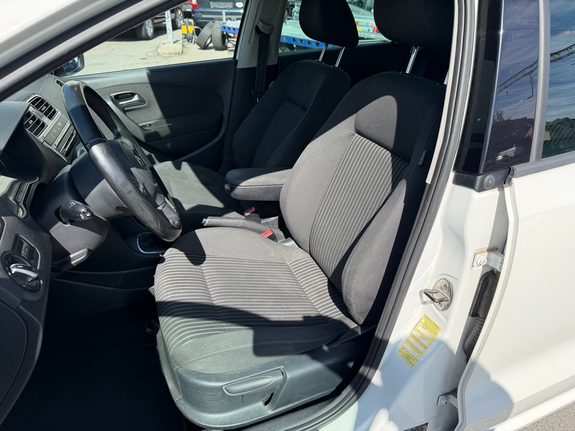 VW Polo 1.2 TSI Comfortline-image-9