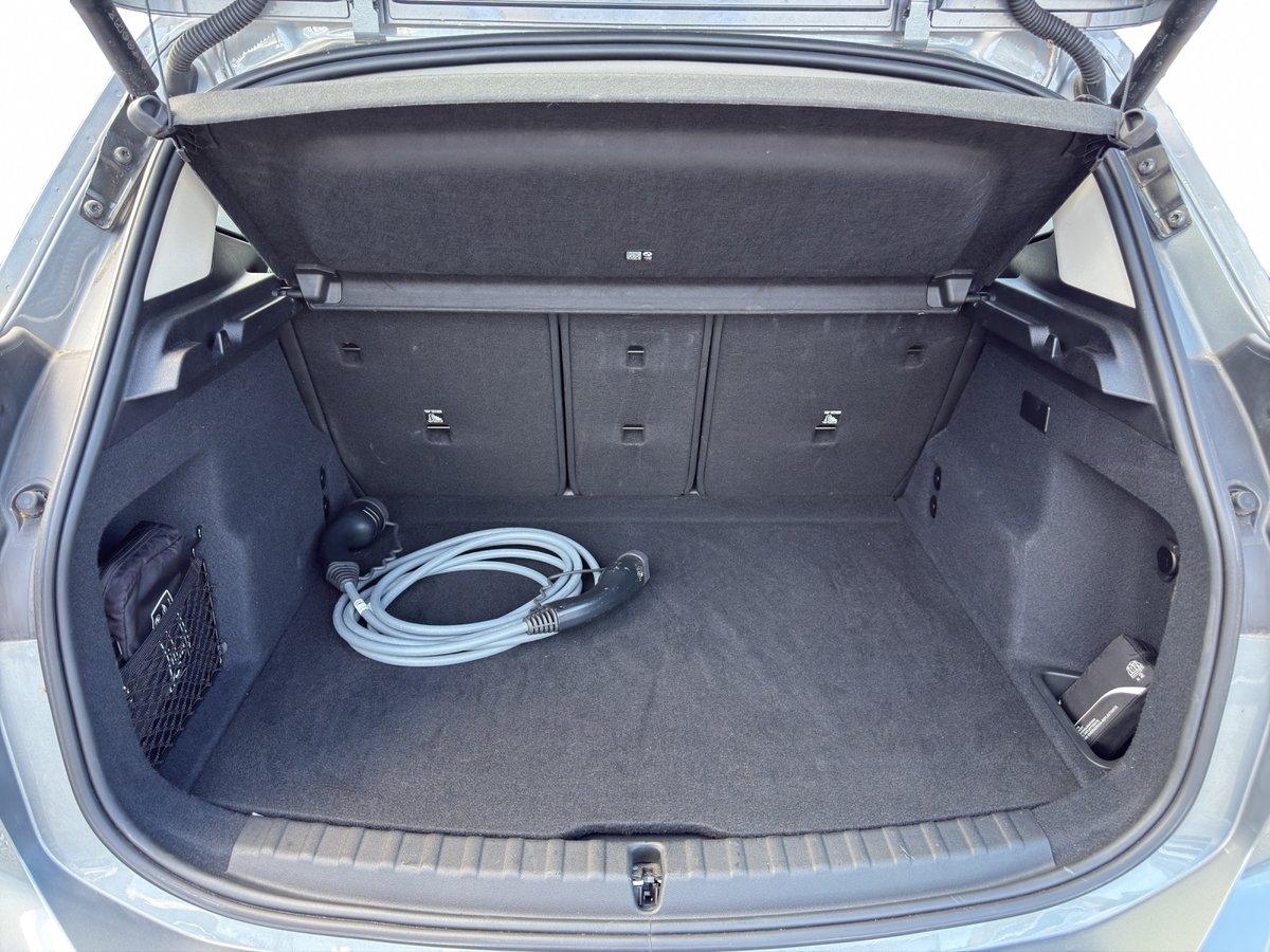 BMW 225e xDrive Active Tourer-image-17