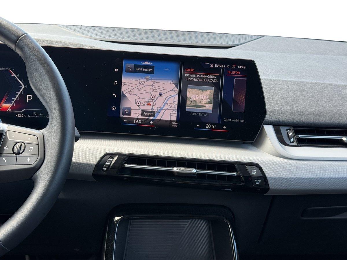 BMW 225e xDrive Active Tourer-image-13