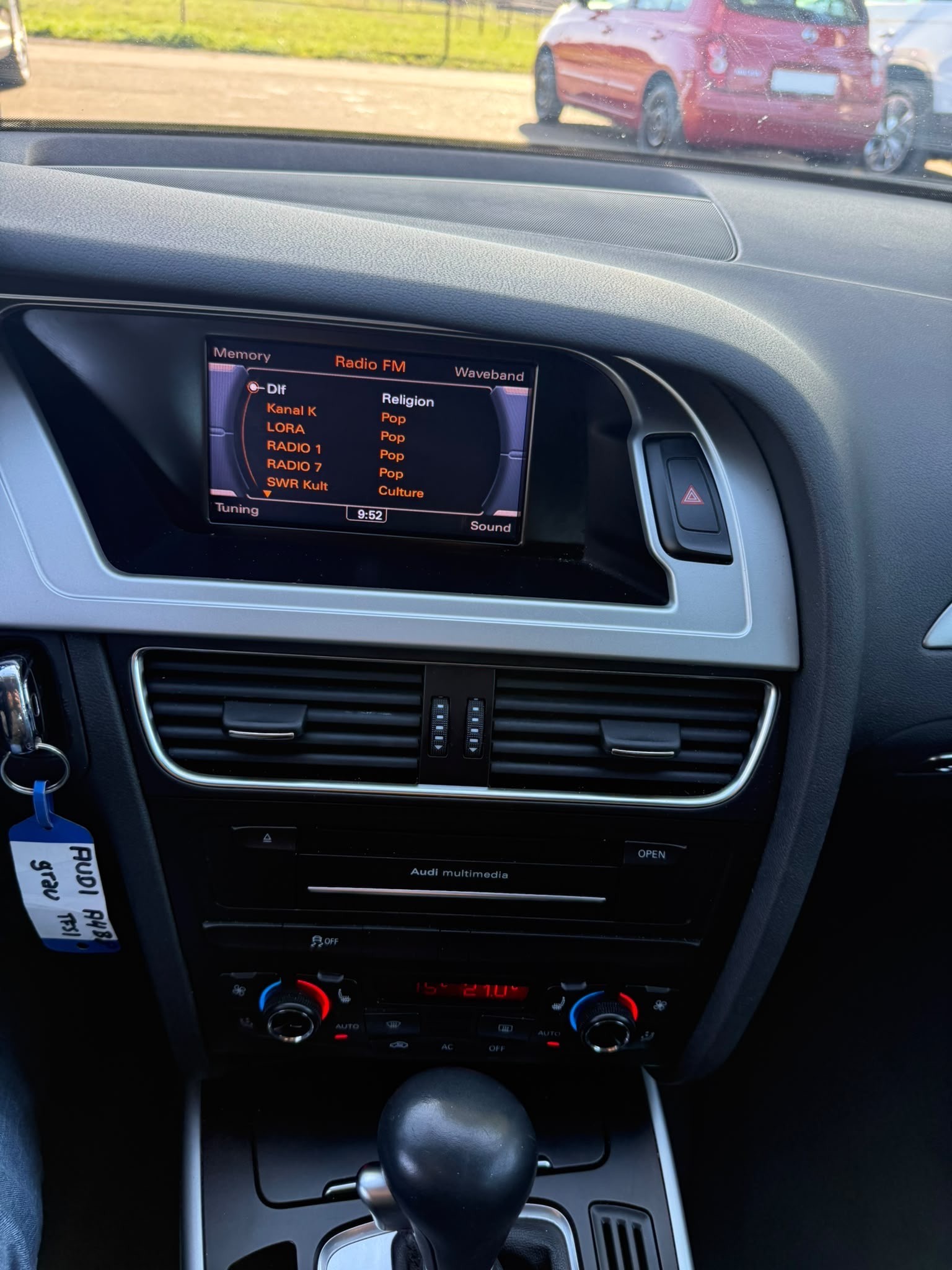 AUDI A4 Avant 1.8 TFSI multitronic-image-11