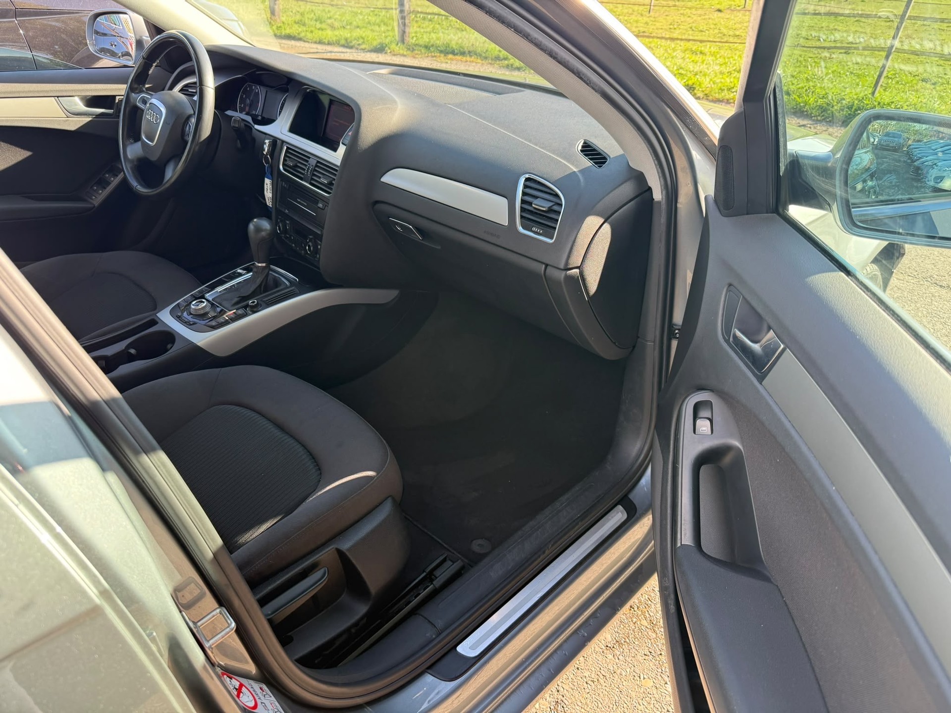 AUDI A4 Avant 1.8 TFSI multitronic-image-7