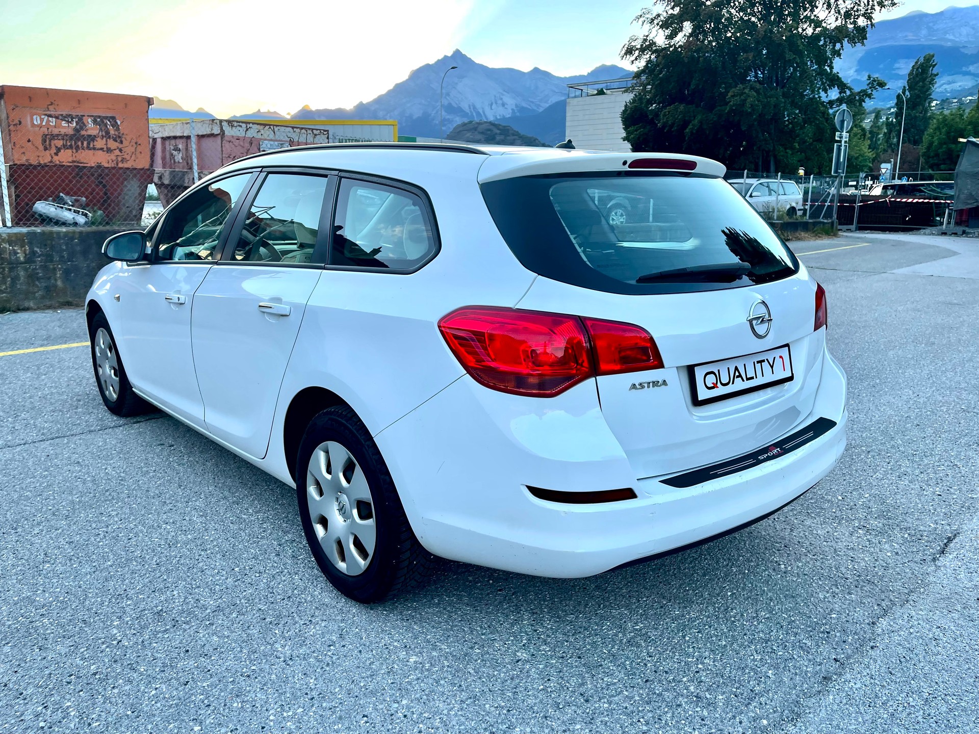 OPEL Astra SportsTourer 1.6i 16V Automatic-image-7