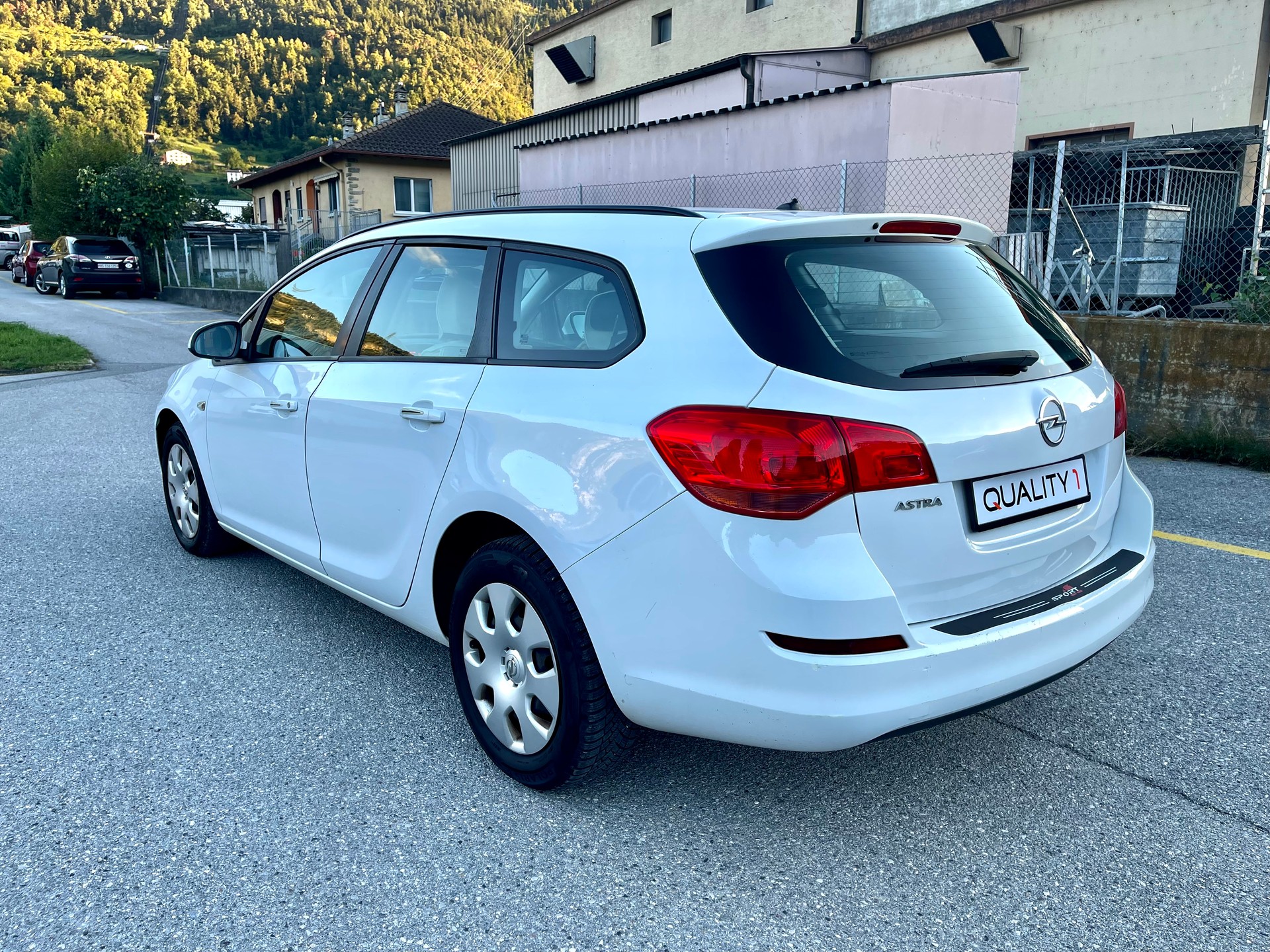 OPEL Astra SportsTourer 1.6i 16V Automatic-image-14