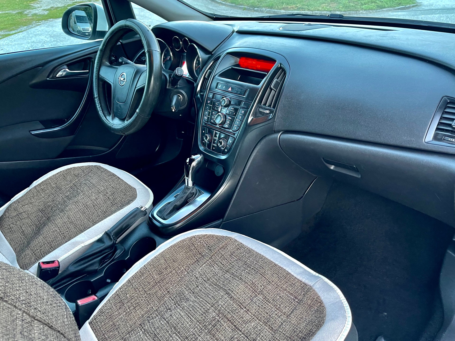 OPEL Astra SportsTourer 1.6i 16V Automatic-image-8