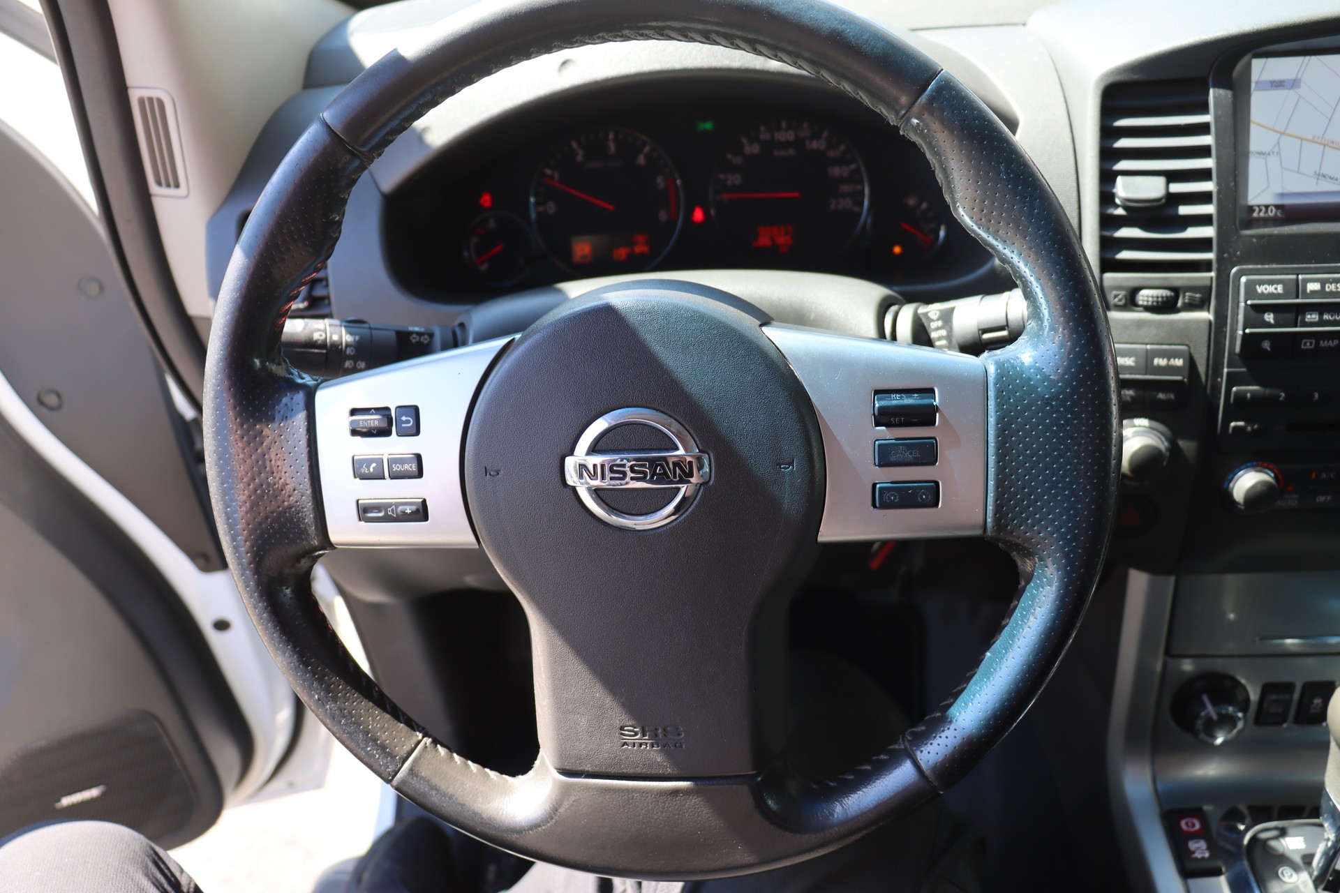 NISSAN Navara V6 Double Cab LE 3.0 dCi 4WD LB Automat-image-15