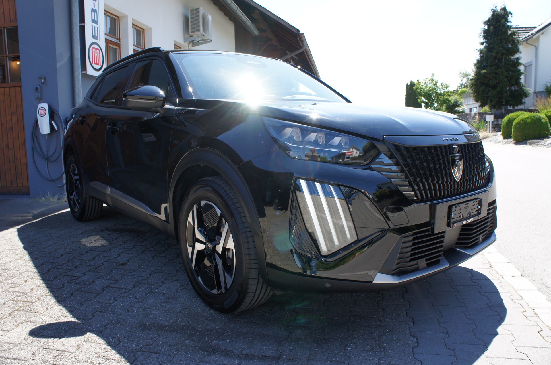 PEUGEOT 2008 1.2 145 MHEV GT-image-5