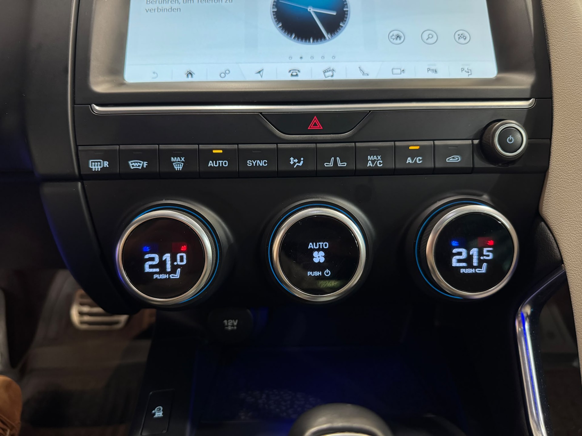 JAGUAR E-Pace 2.0d D240 R-Dynamic HSE AWD Automatik-image-21