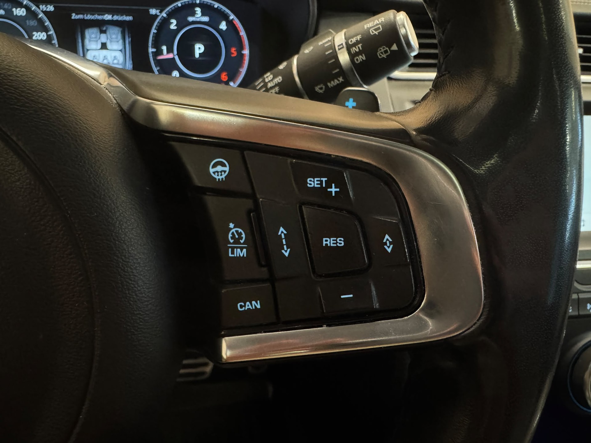 JAGUAR E-Pace 2.0d D240 R-Dynamic HSE AWD Automatik-image-14