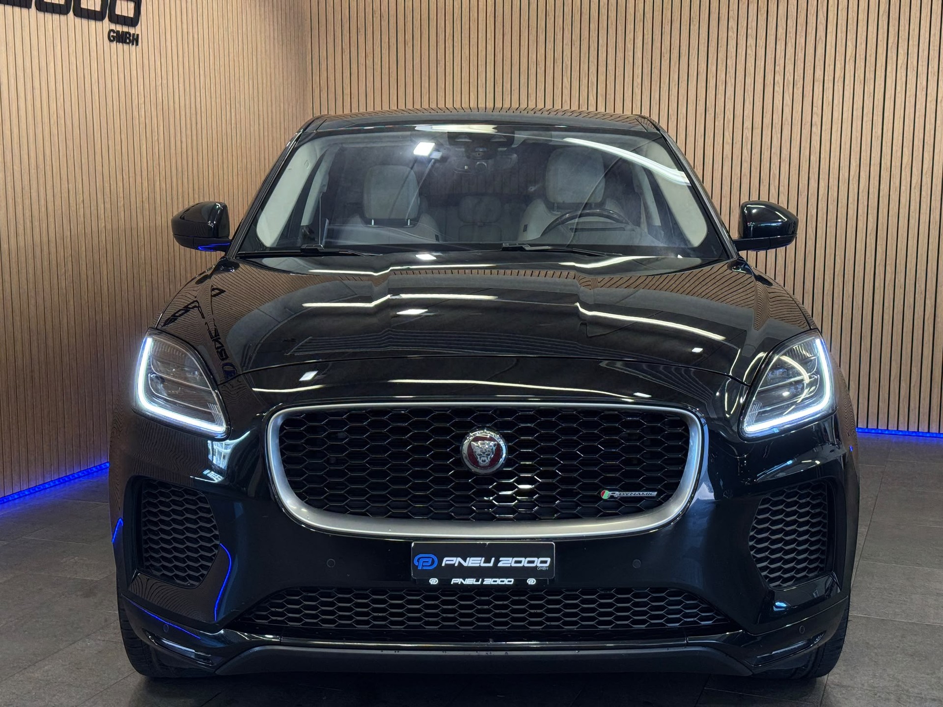 JAGUAR E-Pace 2.0d D240 R-Dynamic HSE AWD Automatik-image-2