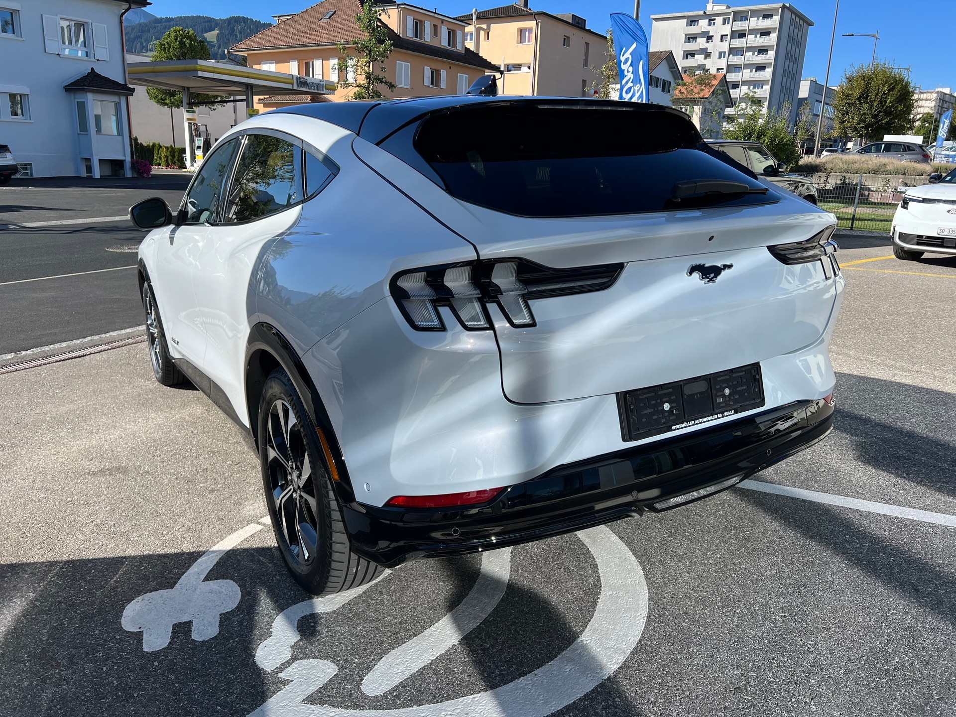 FORD Mustang MACH-E Premium AWD 88 kWh-image-2