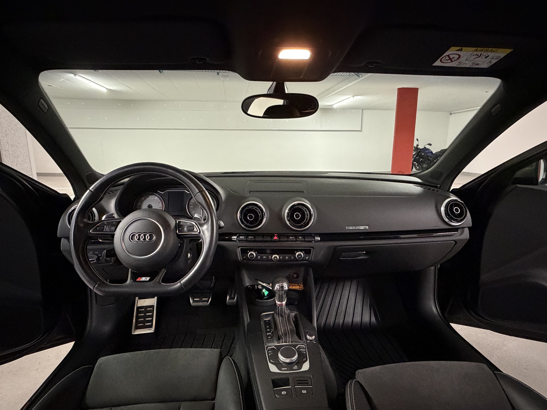 AUDI 2.0 T FSI quattro S-Tronic-image-3