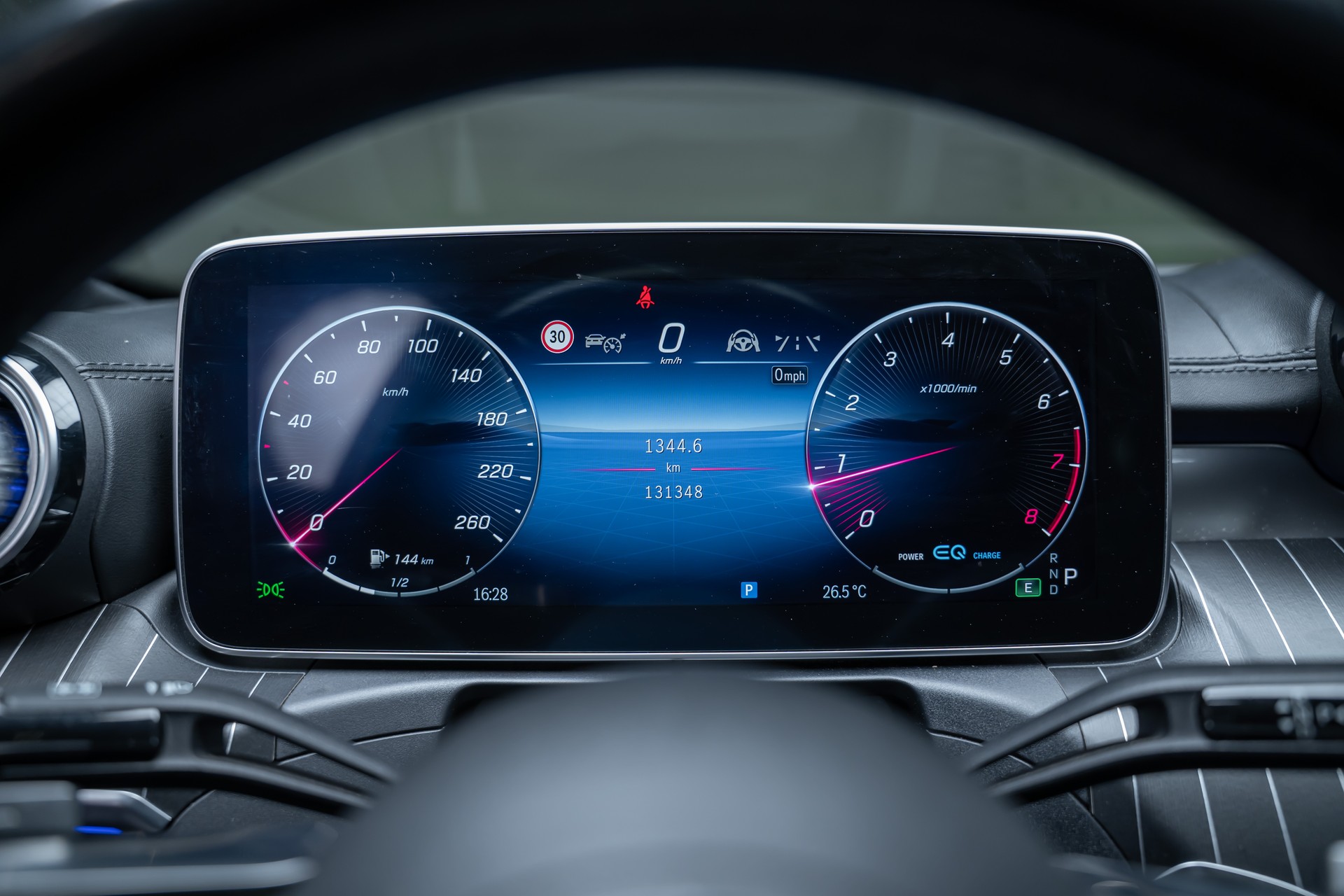 MERCEDES-BENZ C 200 AMG Line 4matic / CH-Fahrzeug / Panorama-Glasdach / 360°Kamera /-image-28