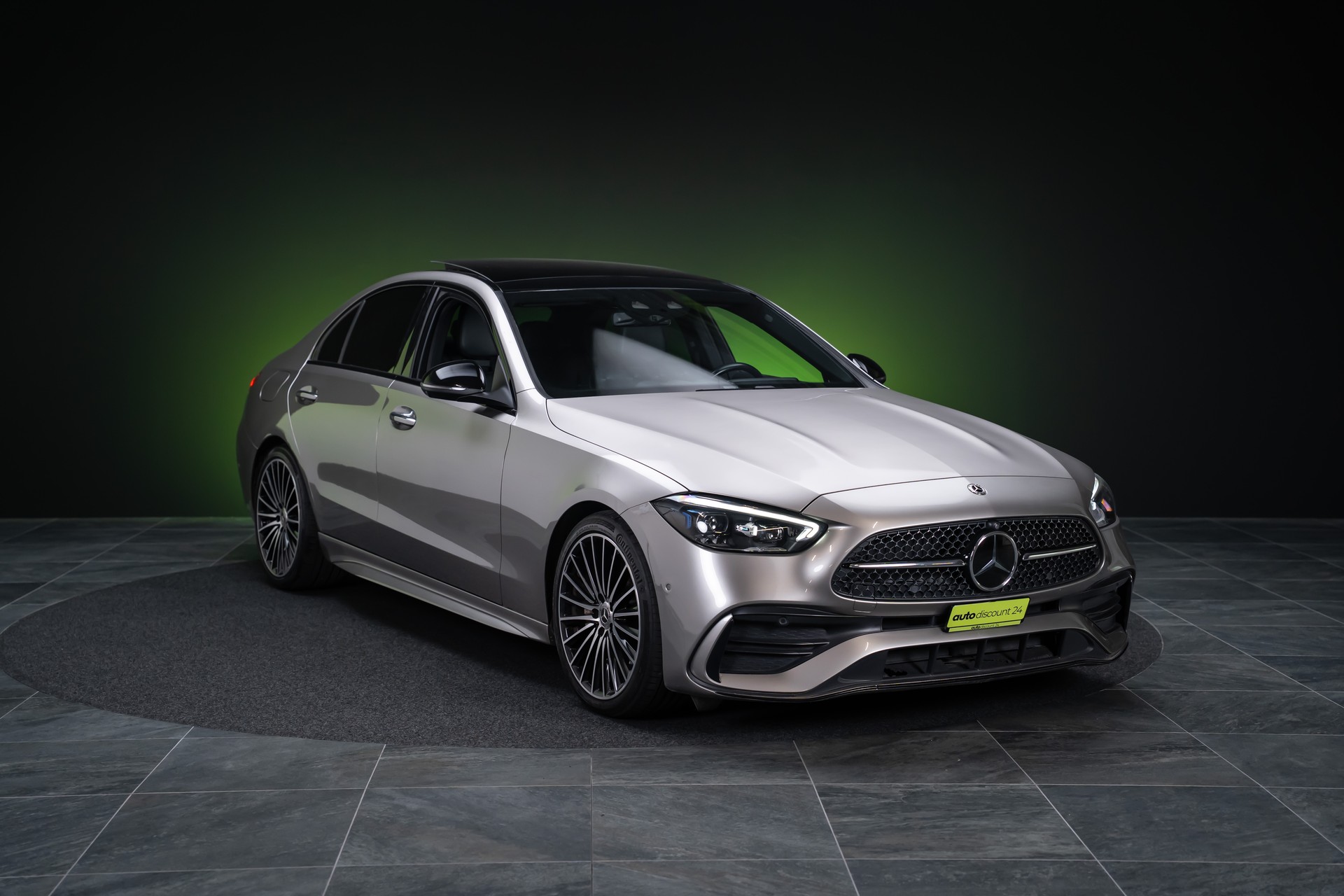 MERCEDES-BENZ C 200 AMG Line 4matic / CH-Fahrzeug / Panorama-Glasdach / 360°Kamera /-image-2