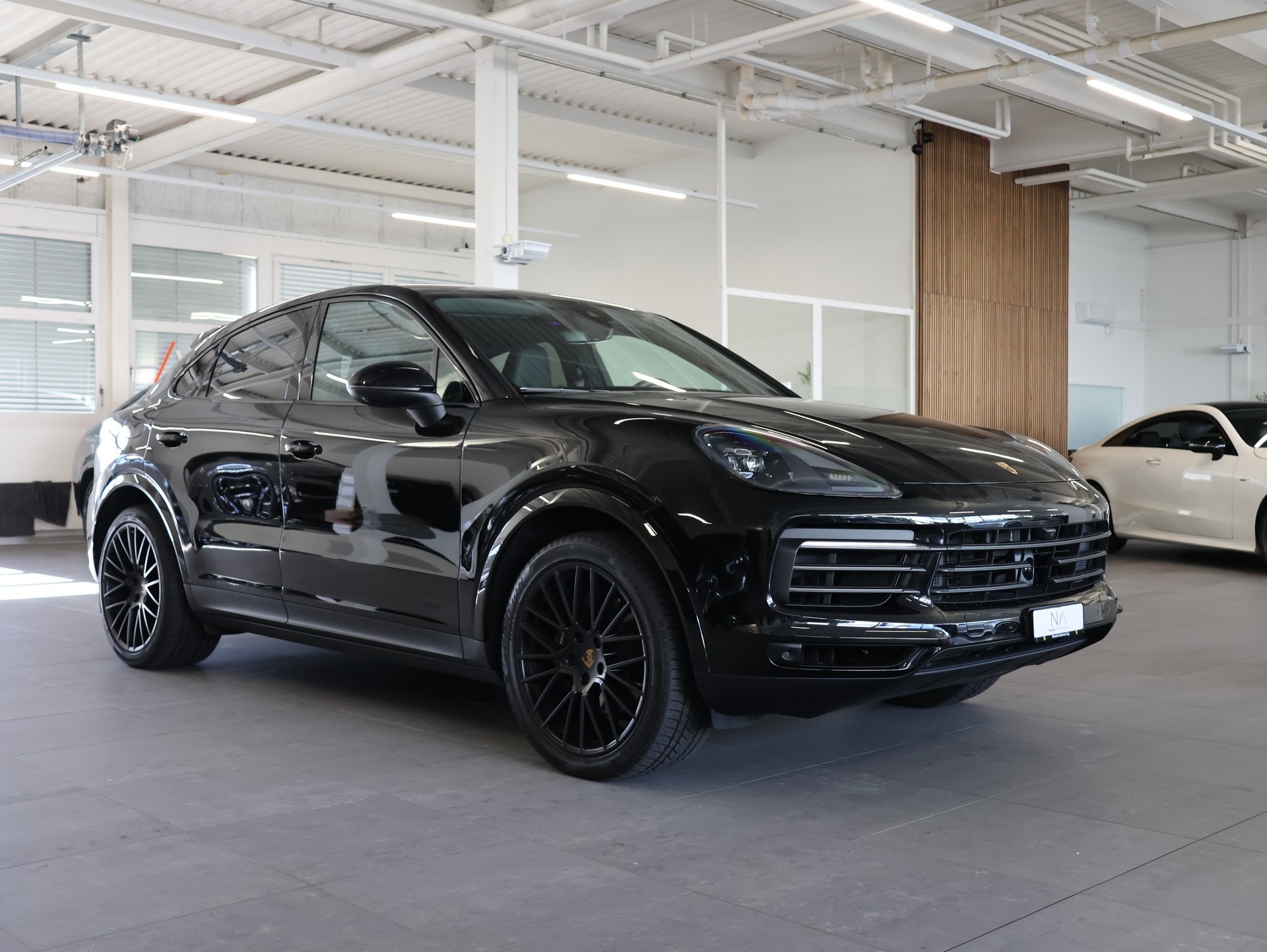 PORSCHE Cayenne Coupé Platinum Edition-image-1