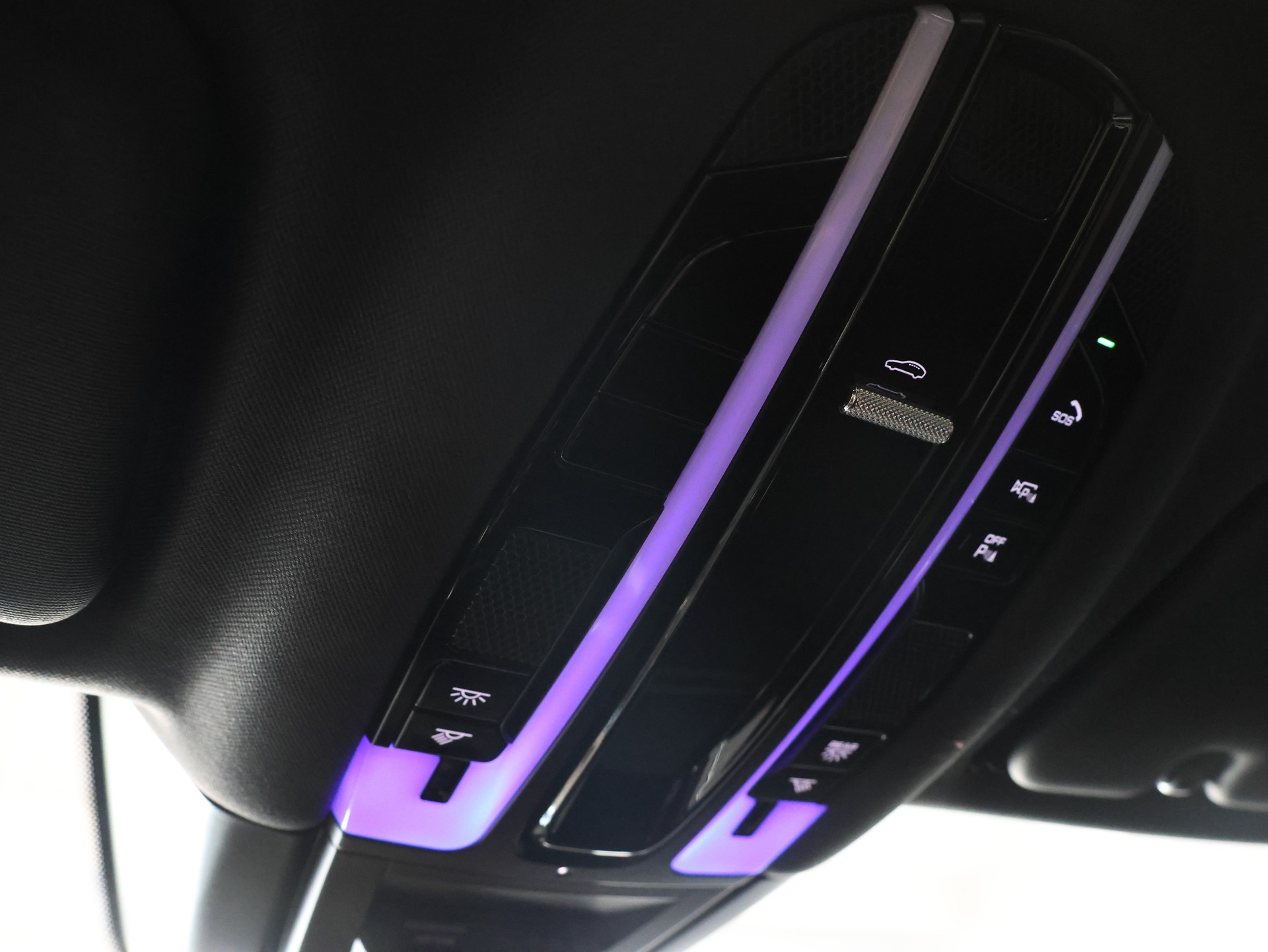 PORSCHE Cayenne Coupé Platinum Edition-image-20