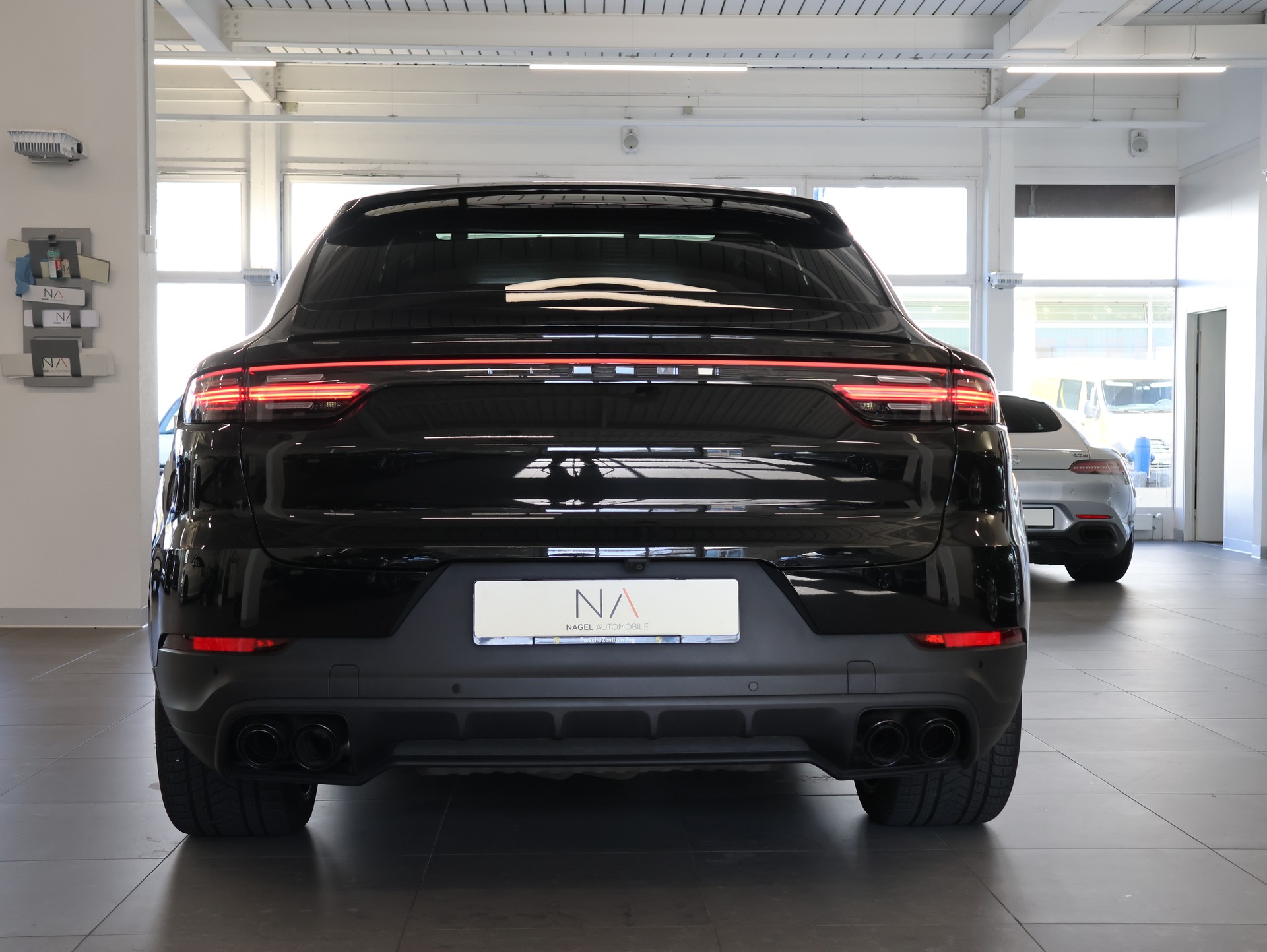 PORSCHE Cayenne Coupé Platinum Edition-image-4