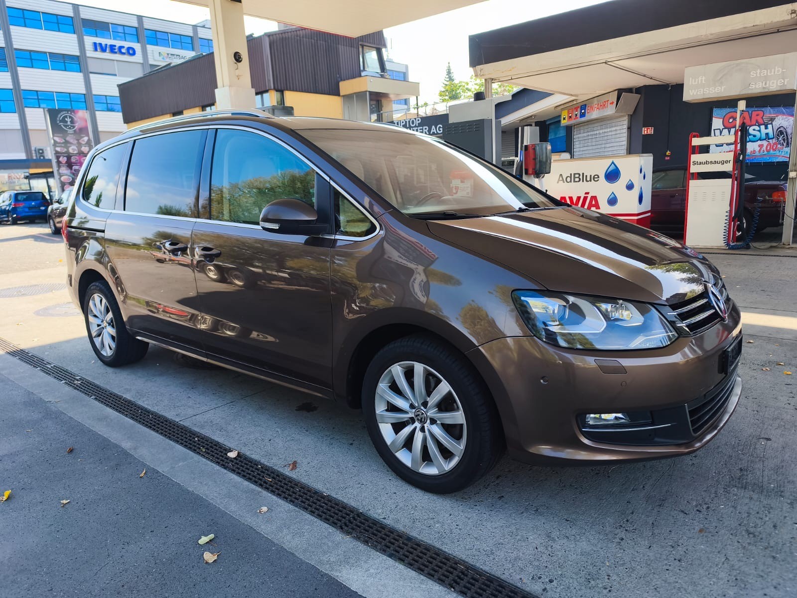 VW Sharan 2.0 TDI BlueMotion Technology Highline DSG-image-0