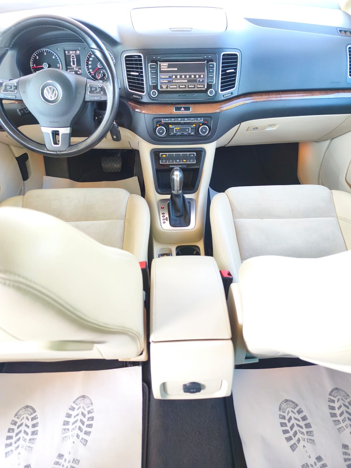 VW Sharan 2.0 TDI BlueMotion Technology Highline DSG-image-17