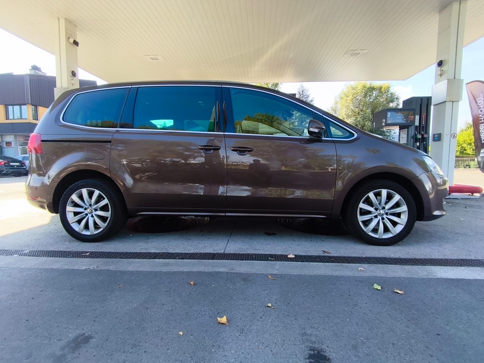 VW Sharan 2.0 TDI BlueMotion Technology Highline DSG-image-6