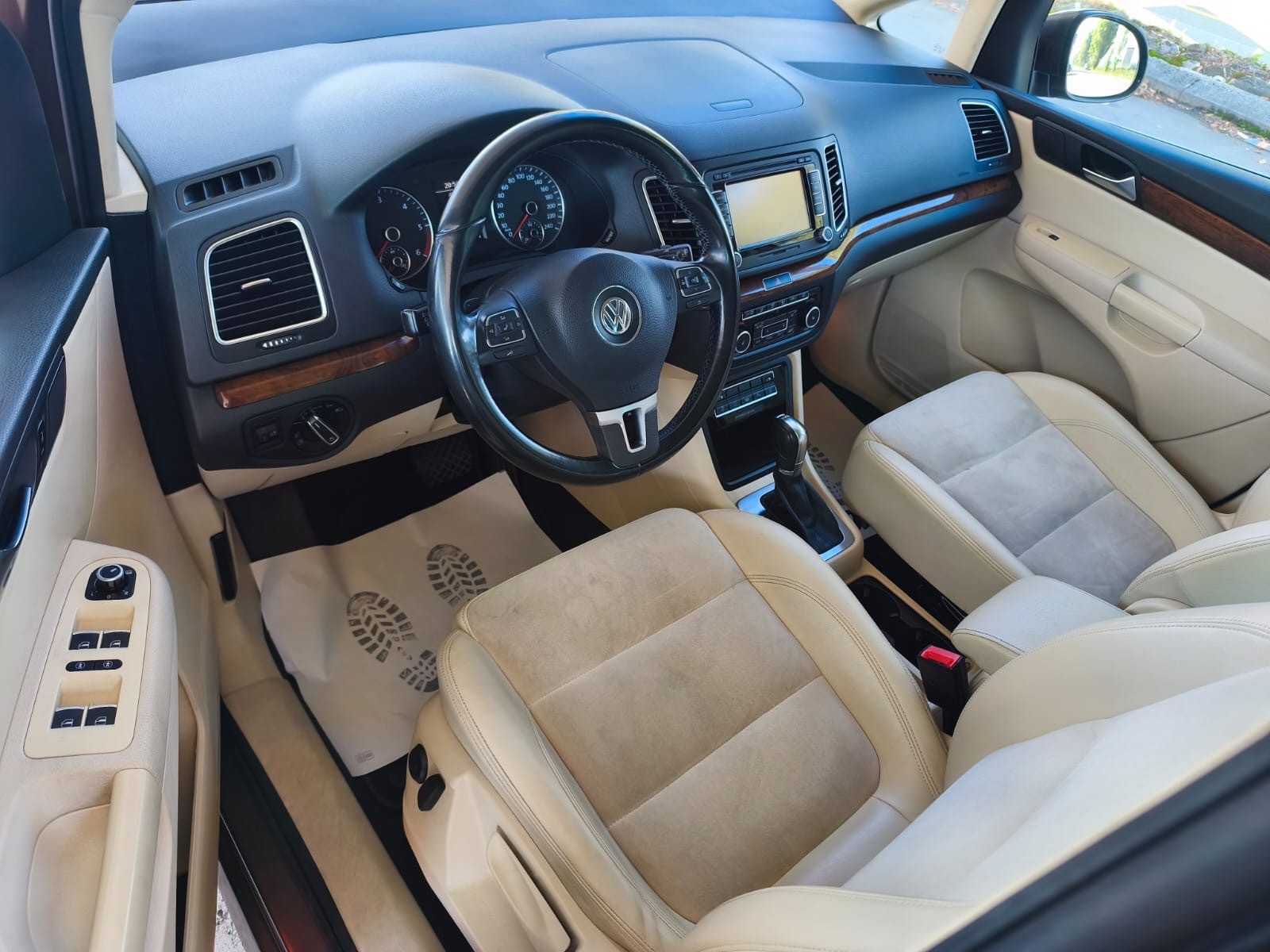 VW Sharan 2.0 TDI BlueMotion Technology Highline DSG-image-9