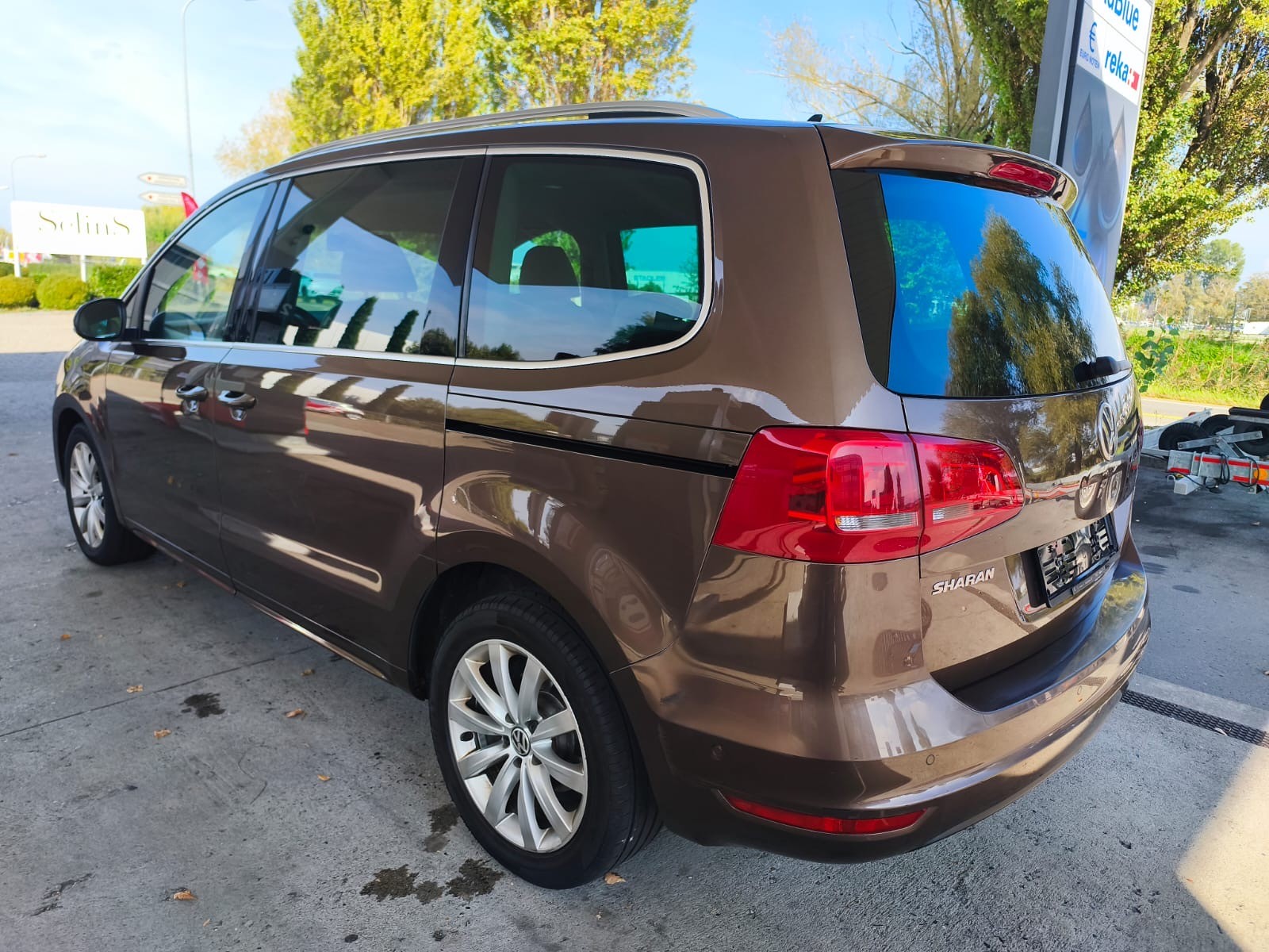 VW Sharan 2.0 TDI BlueMotion Technology Highline DSG-image-2