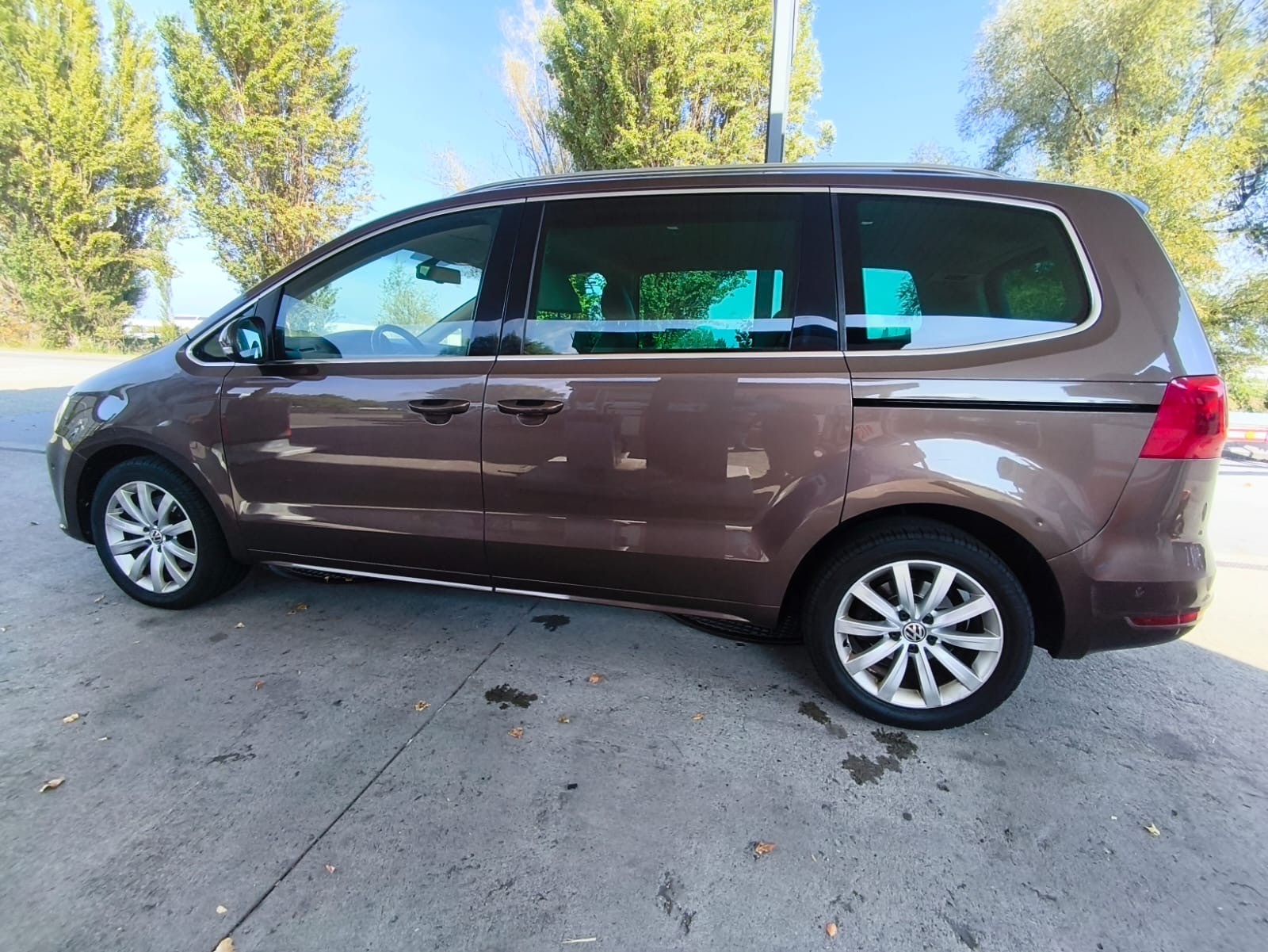 VW Sharan 2.0 TDI BlueMotion Technology Highline DSG-image-5
