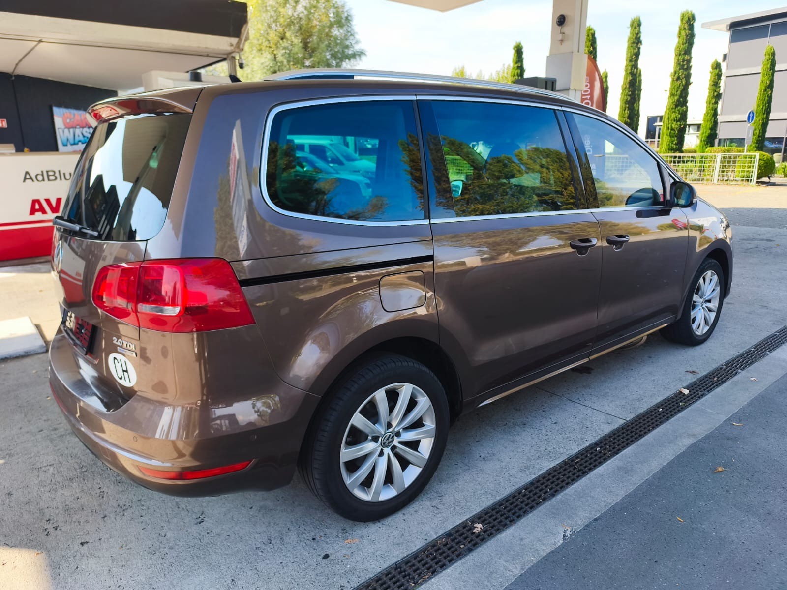 VW Sharan 2.0 TDI BlueMotion Technology Highline DSG-image-3