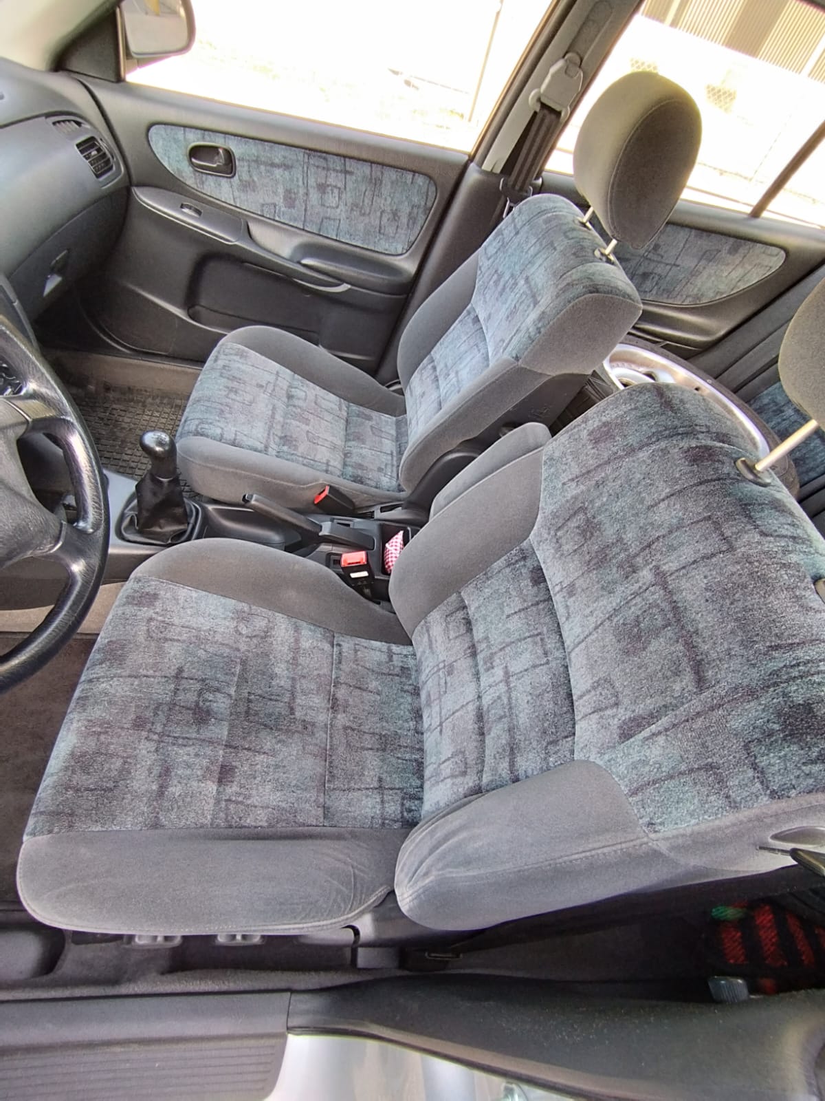 MAZDA 626 2.0i-16V-image-9