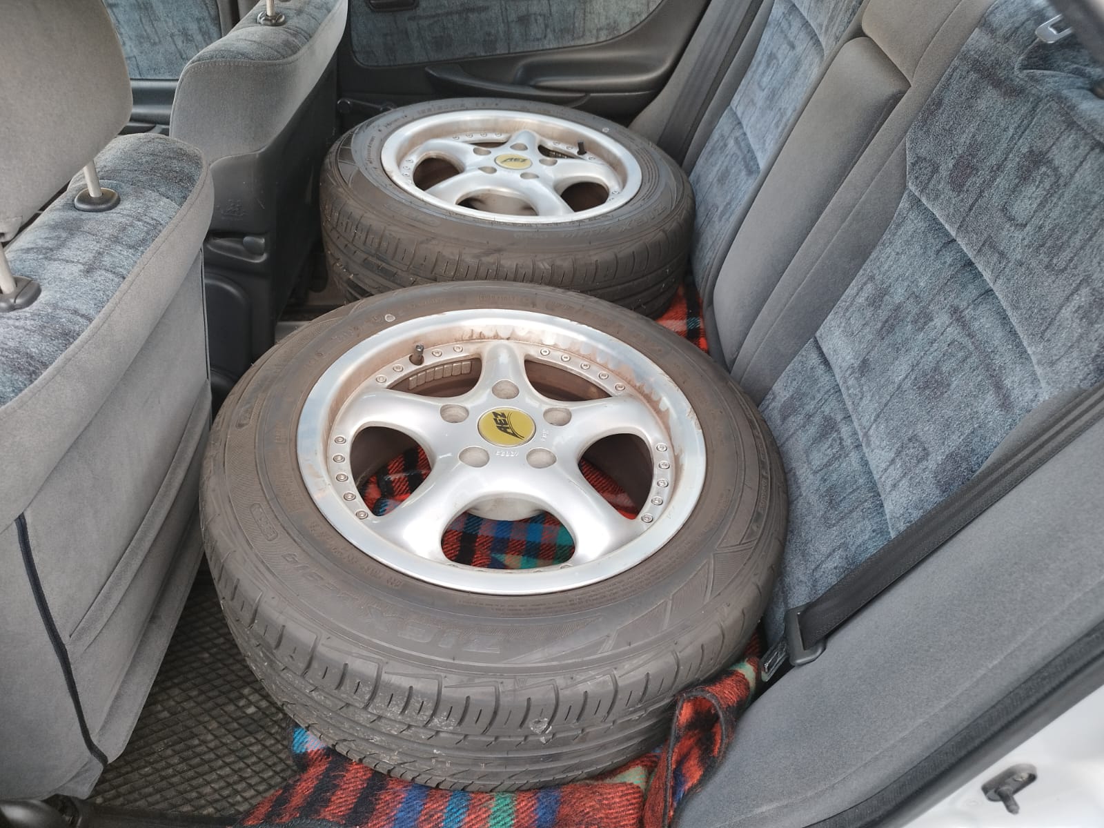 MAZDA 626 2.0i-16V-image-12
