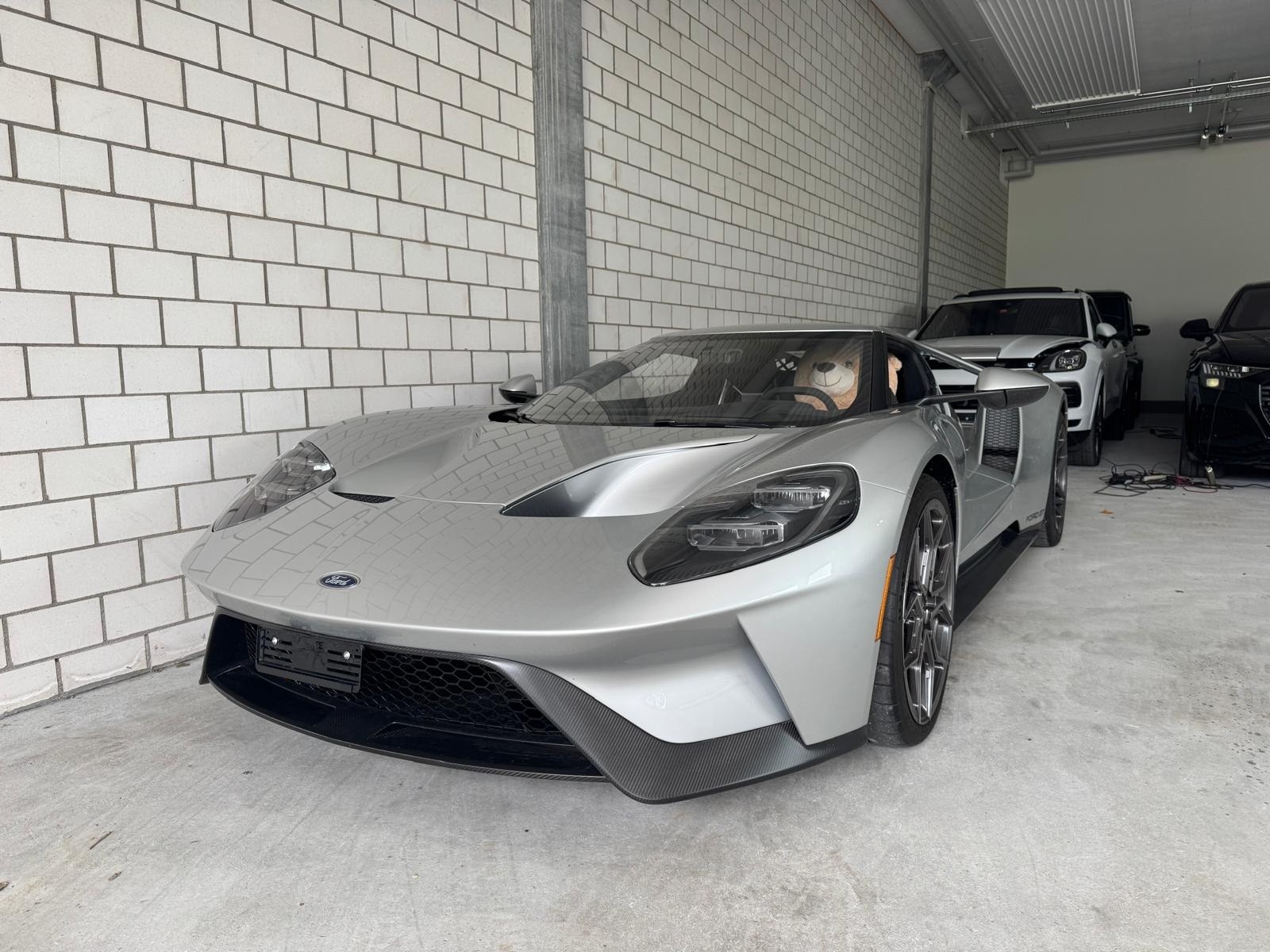 FORD GT mit Exterieur Carbon Package "1 of 1.350"-showroom-element-1